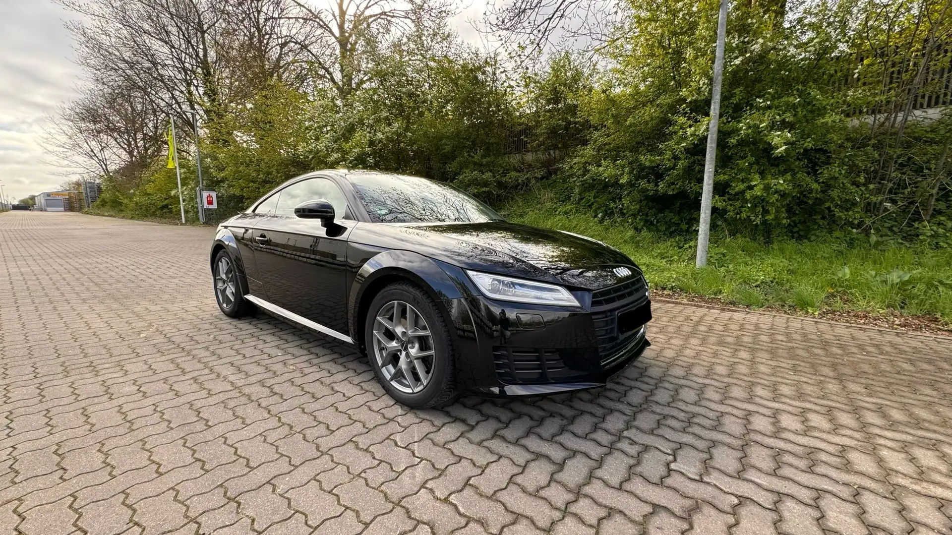 Audi TT 1.8 TFSI Czarny - 1