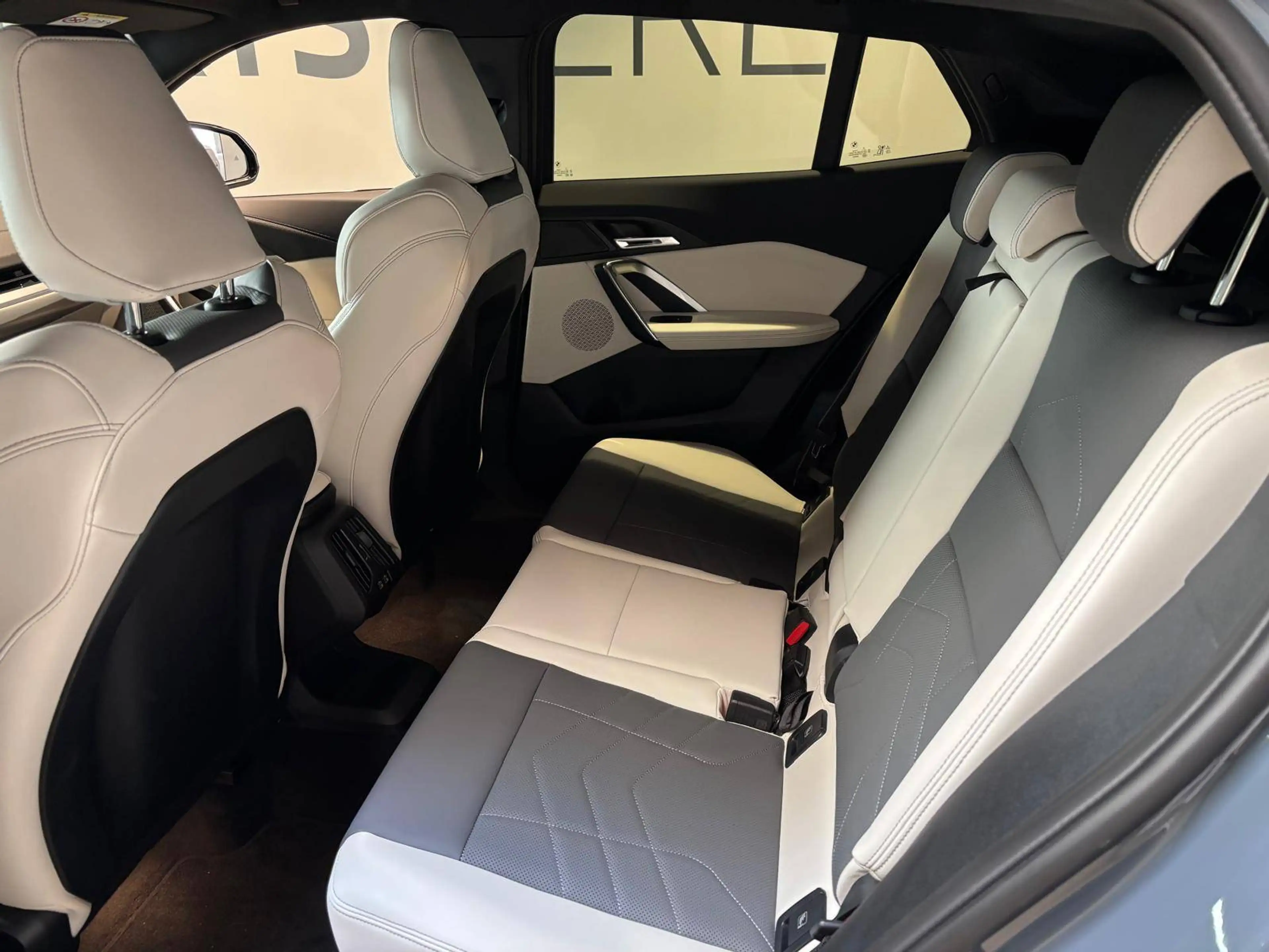 BMW X2 X2 sDrive20i — photo 10