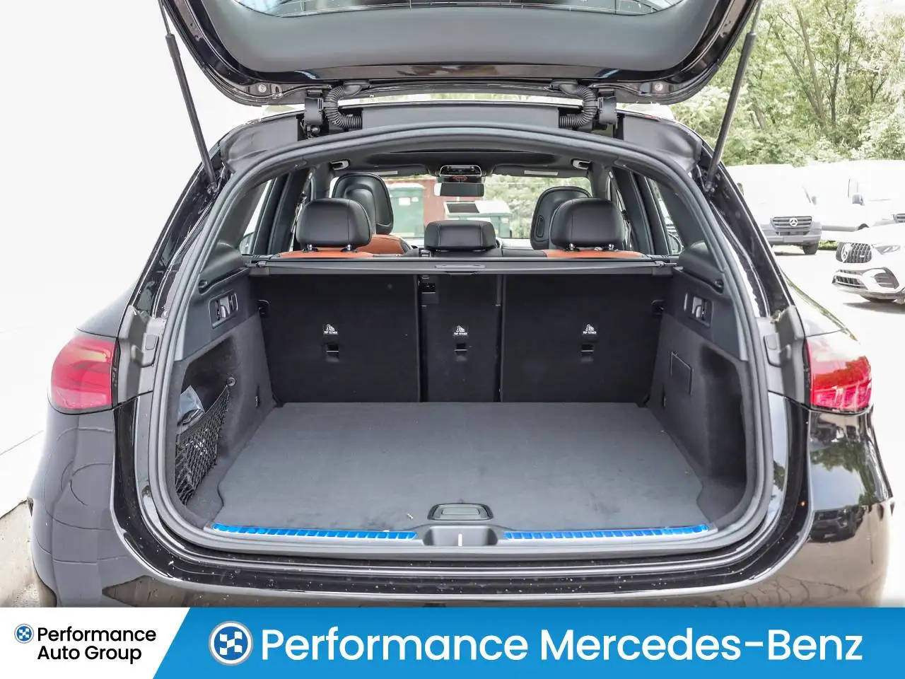 Mercedes-Benz GLC снимка Mercedes-Benz GLC