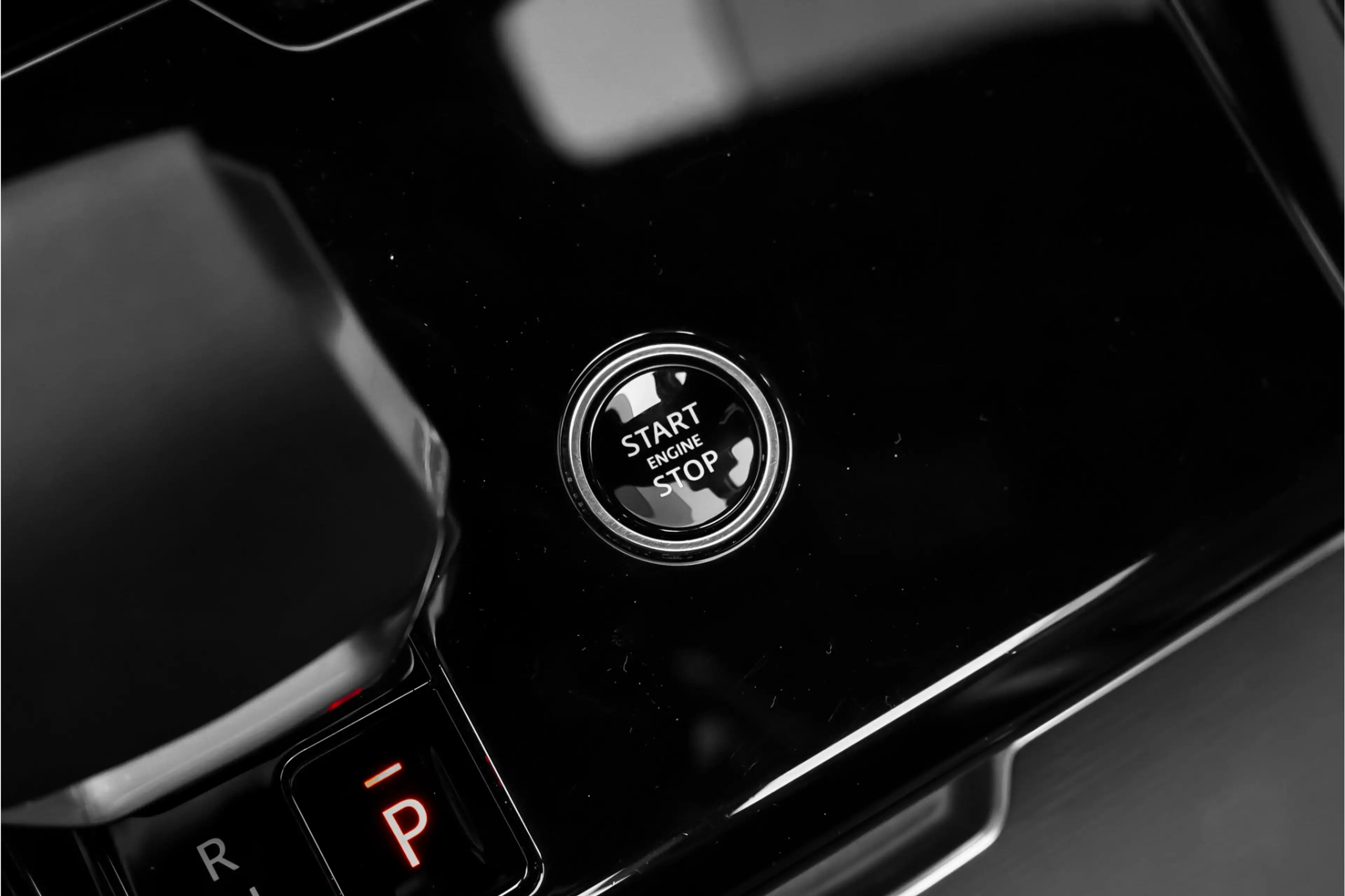 Land Rover Range Rover Sport 3.0 P550e Autobiography PHEV 4WS Massage Ventilati — photo 42