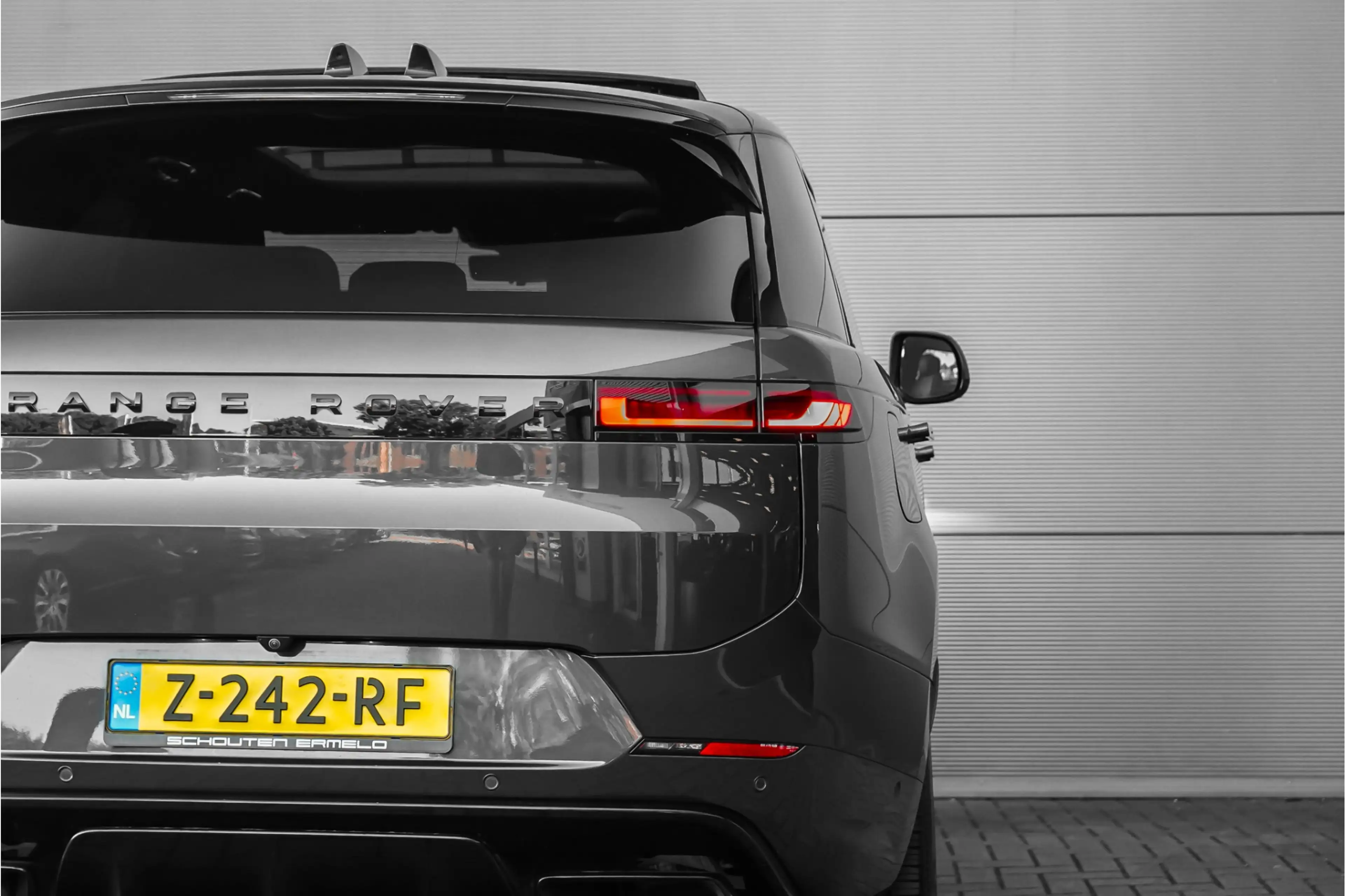 Land Rover Range Rover Sport 3.0 P550e Autobiography PHEV 4WS Massage Ventilati — photo 17