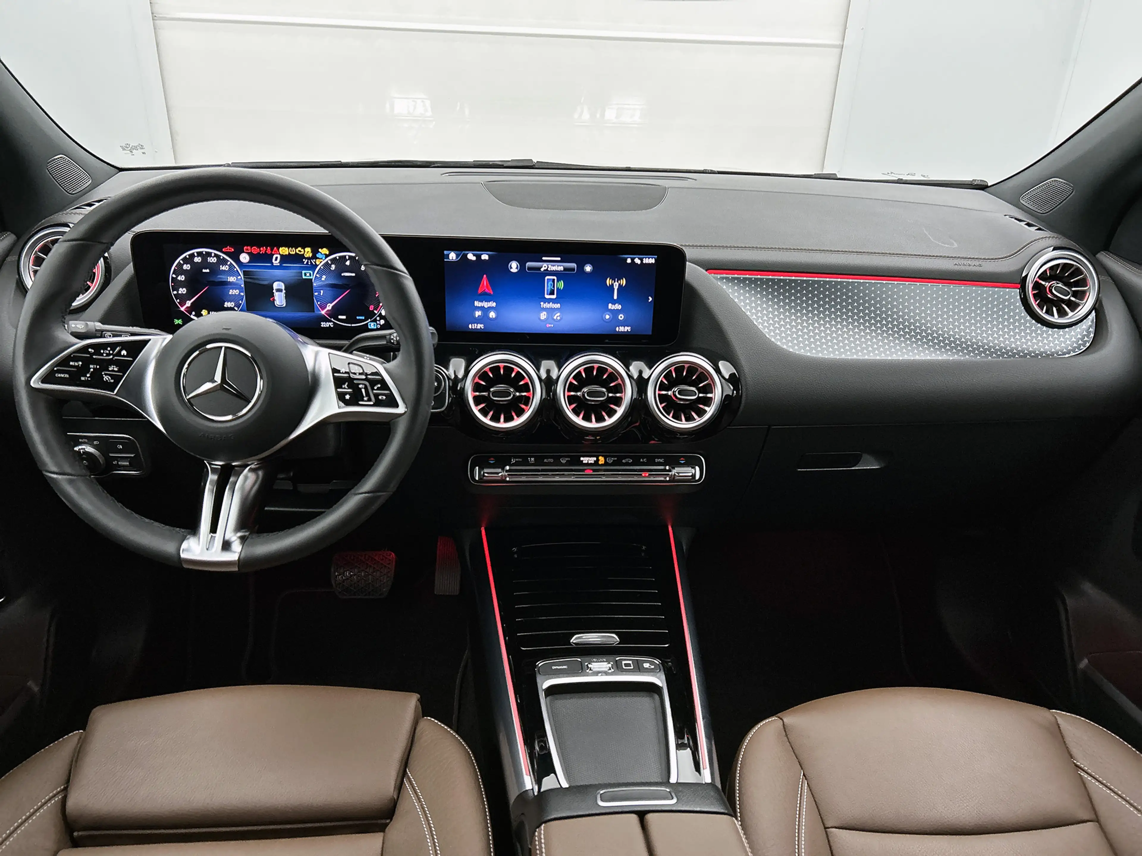 Mercedes-Benz GLA 180 Star Edition Luxury Line Leder | Keyless Go Comfor — photo 4