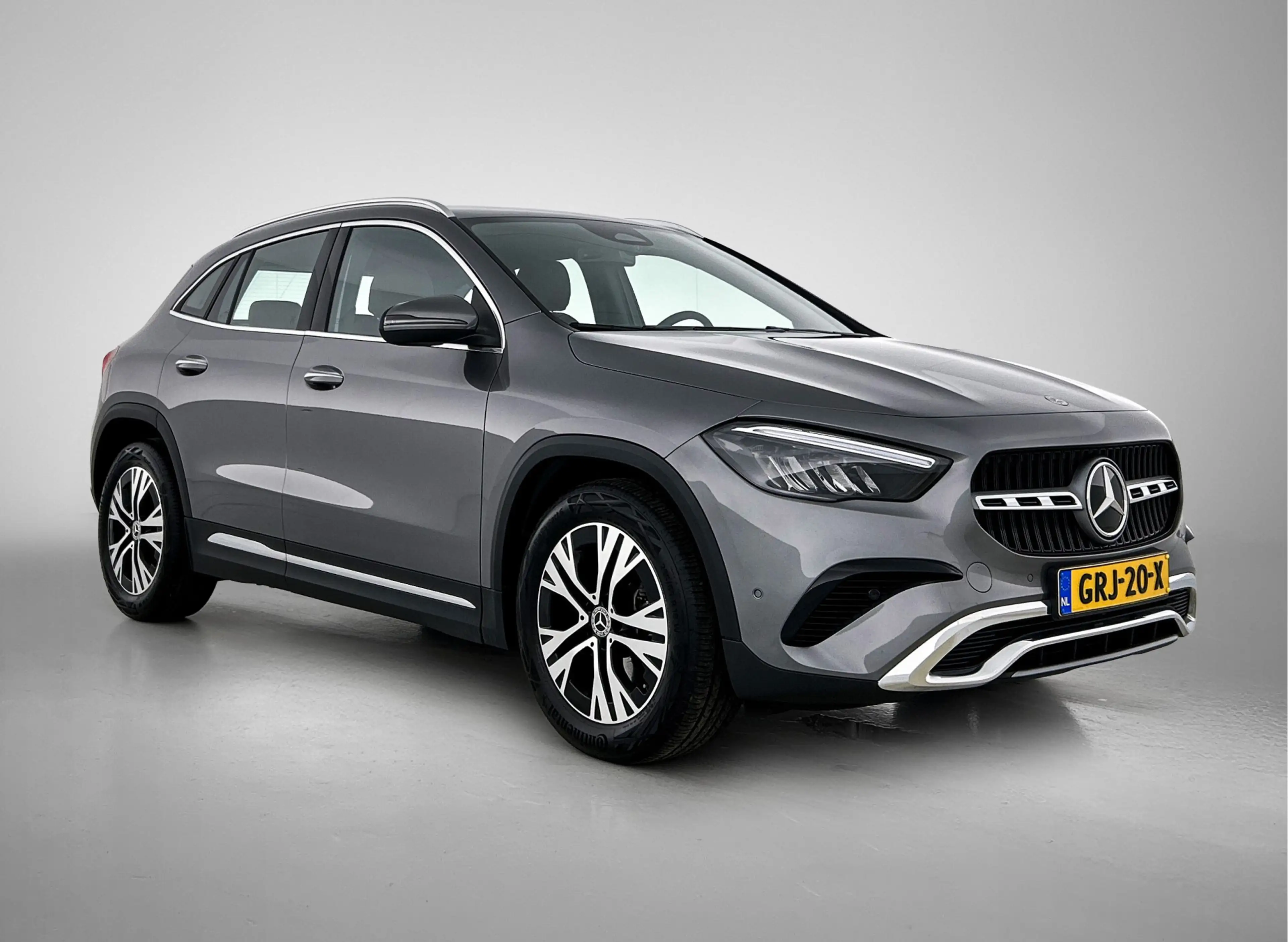 Mercedes-Benz GLA 180 Star Edition Luxury Line Leder | Keyless Go Comfor — photo 13