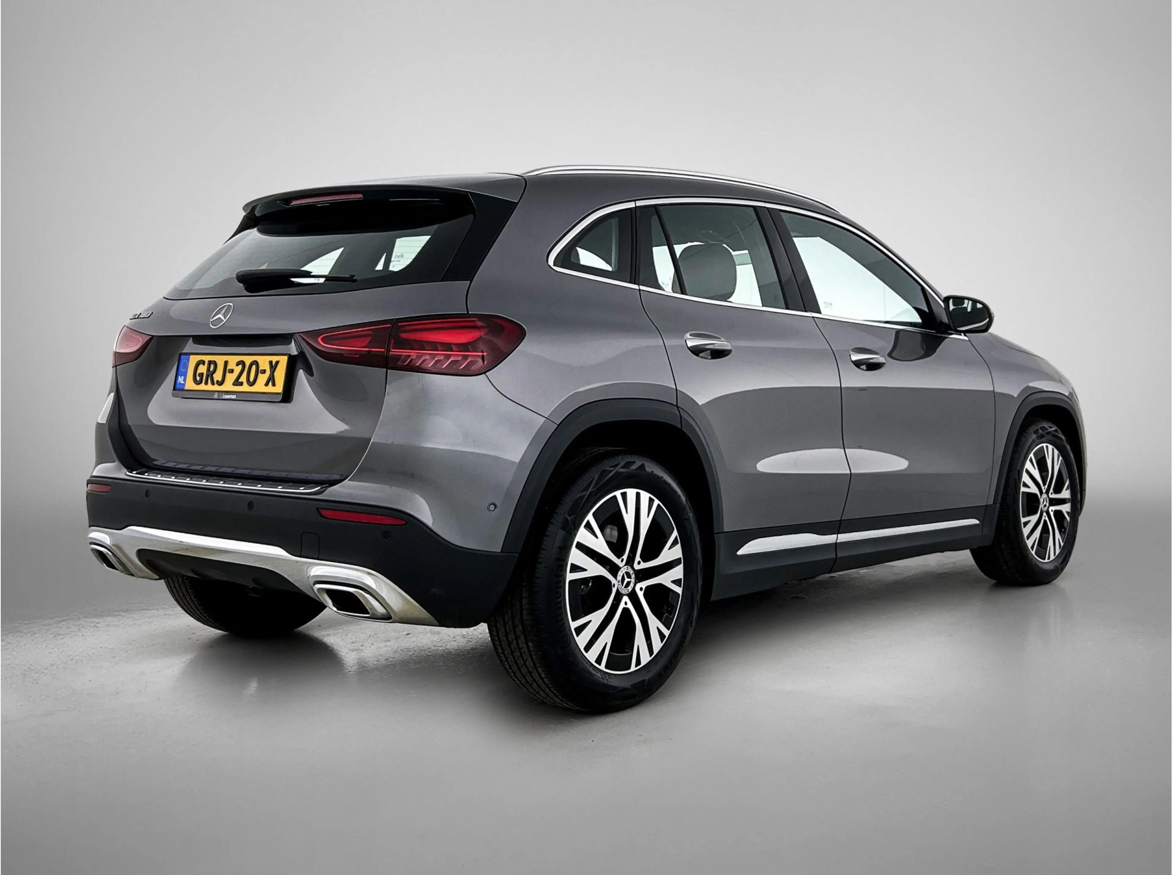 Mercedes-Benz GLA 180 Star Edition Luxury Line Leder | Keyless Go Comfor — photo 2