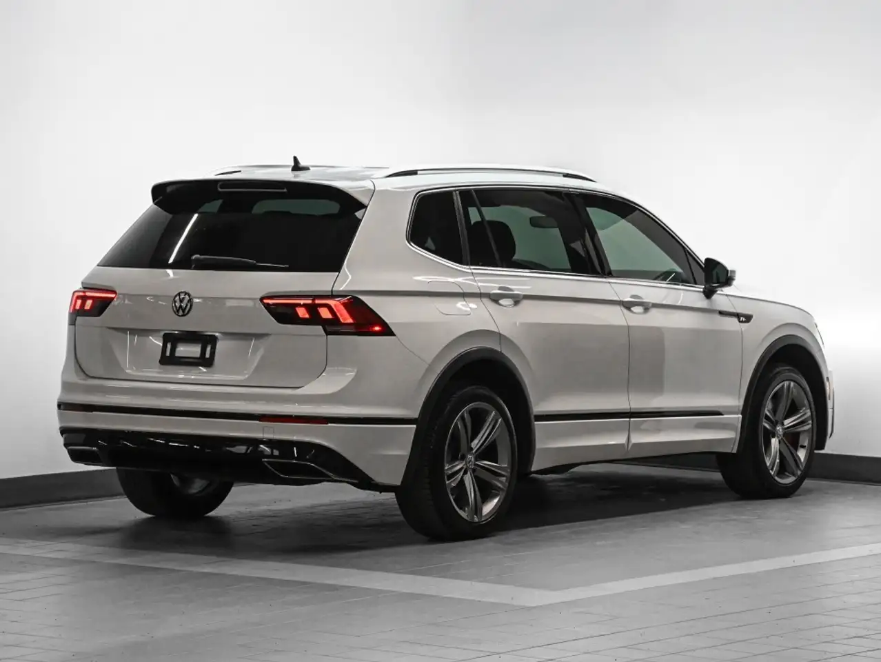 Volkswagen Tiguan снимка Volkswagen Tiguan