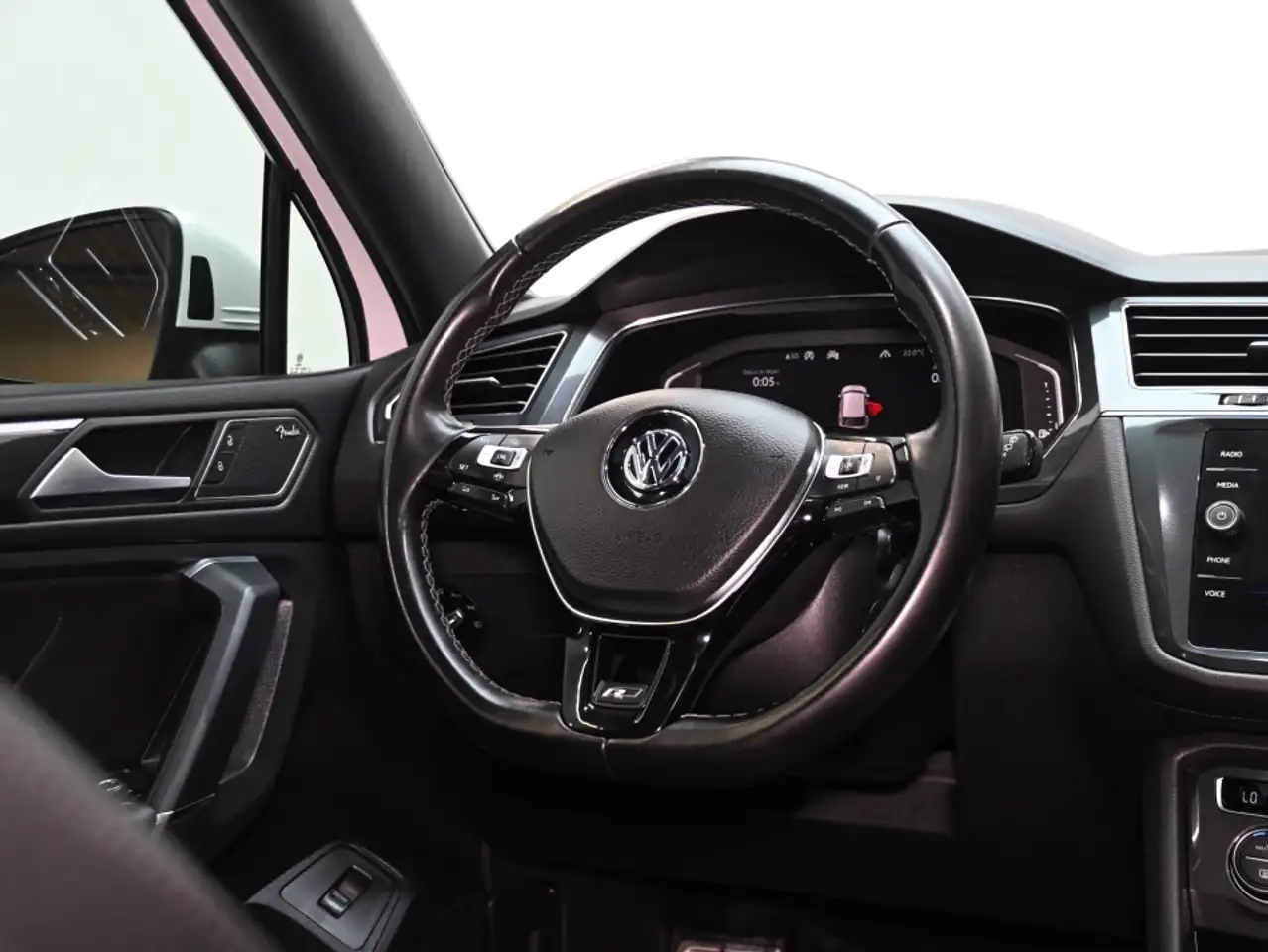 Volkswagen Tiguan снимка Volkswagen Tiguan