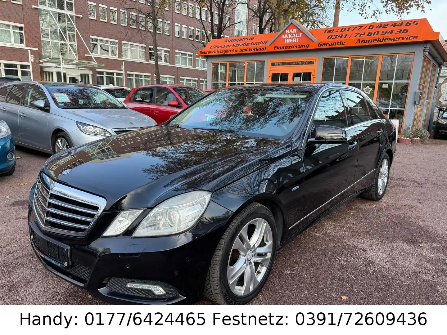 Mercedes-Benz E 200 CGI AVANTGARDE/AUTOMATIK/XENON/SHZ/PDC/ALU Schwarz - 1