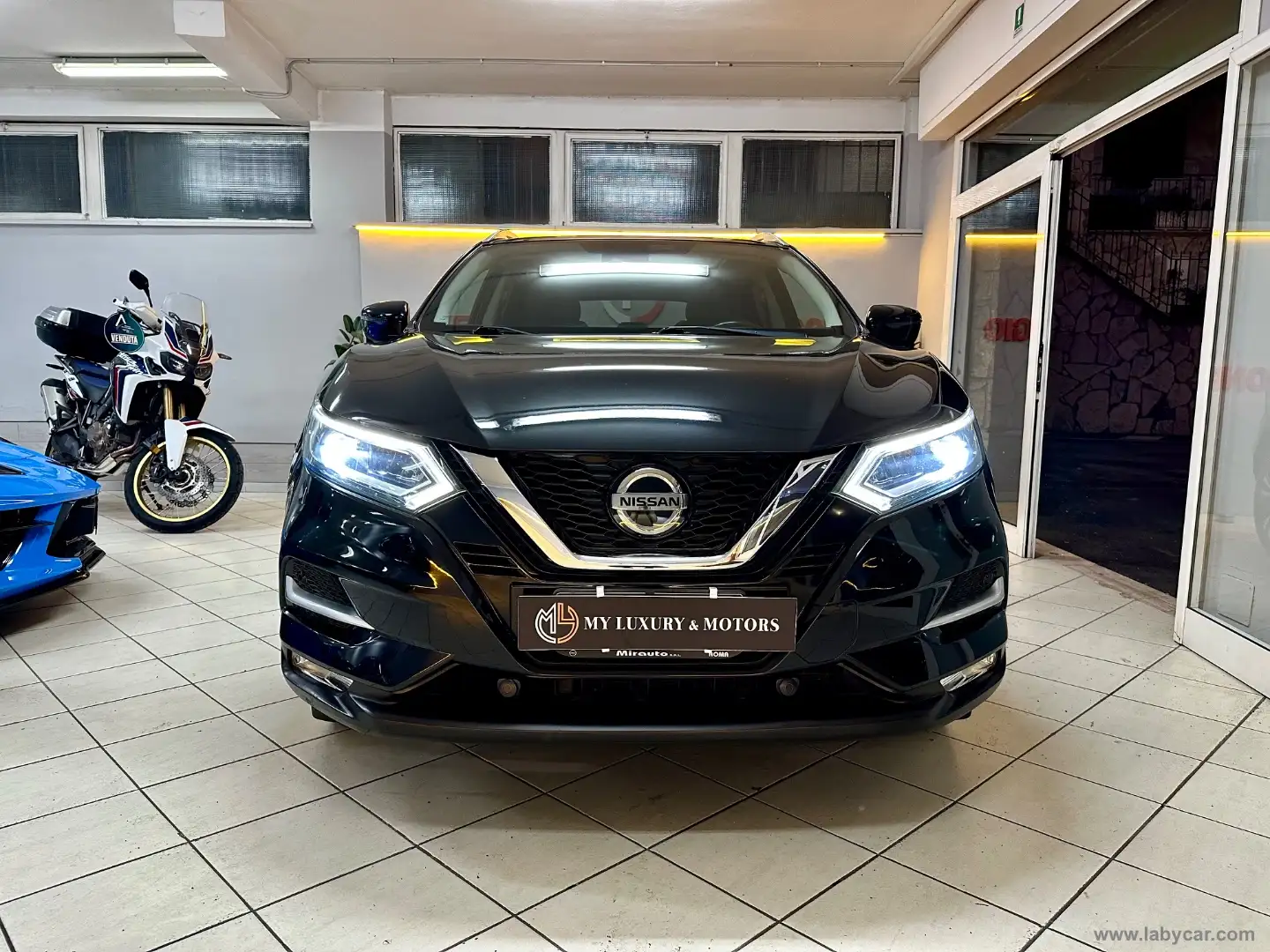 Nissan Qashqai 1.6 dCi 2WD N-Connecta Schwarz - 2