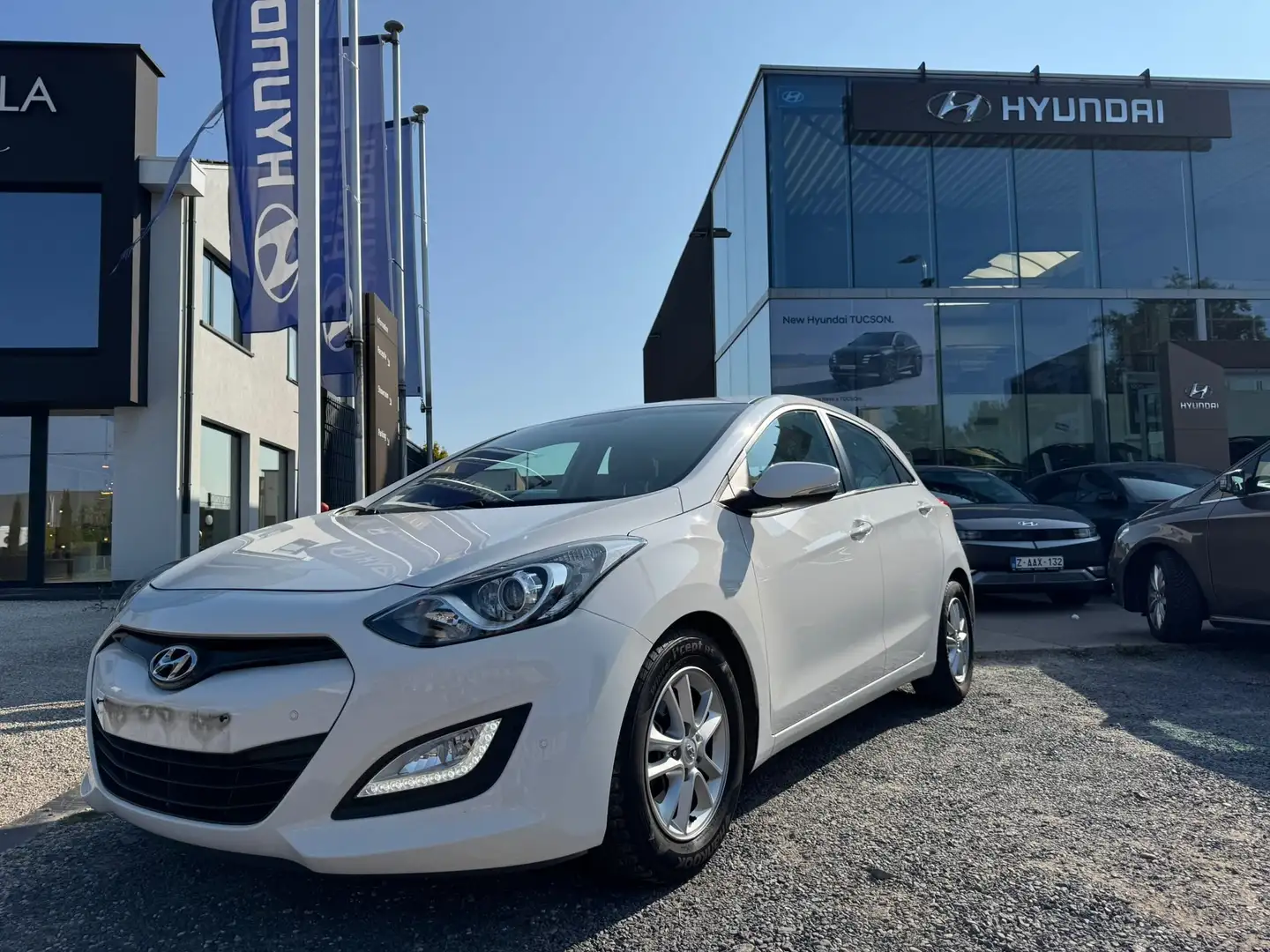 Hyundai i30 1.6 CRDi Lounge Blanc - 1