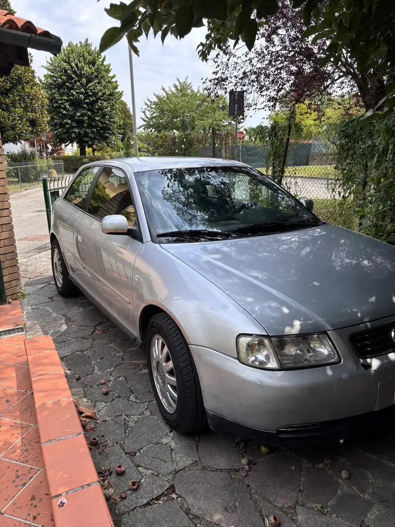 Audi A3 3p 1.6 Attraction - 1