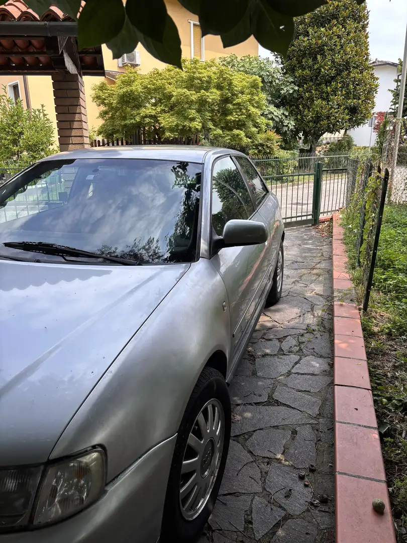 Audi A3 3p 1.6 Attraction - 2