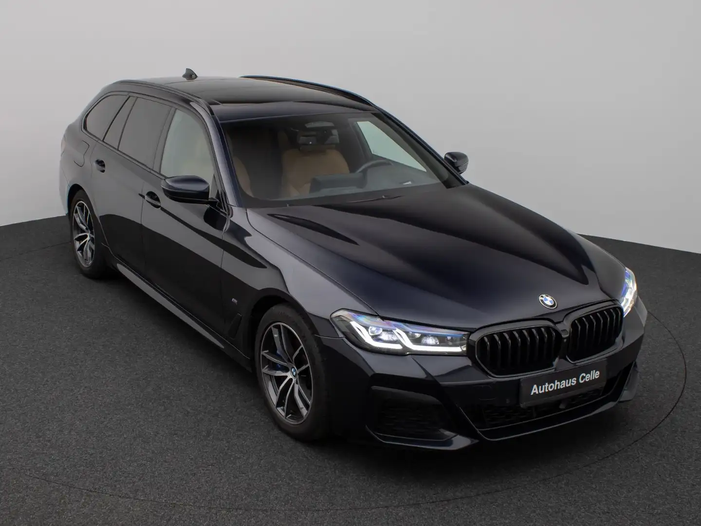 BMW 530 e M Sport Panorama360°Laser HUD DAB HiFi AHK Noir - 1