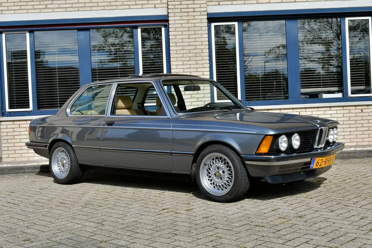 BMW 320 E21 320/6 VGS: 323i power met Webers!, foto 4