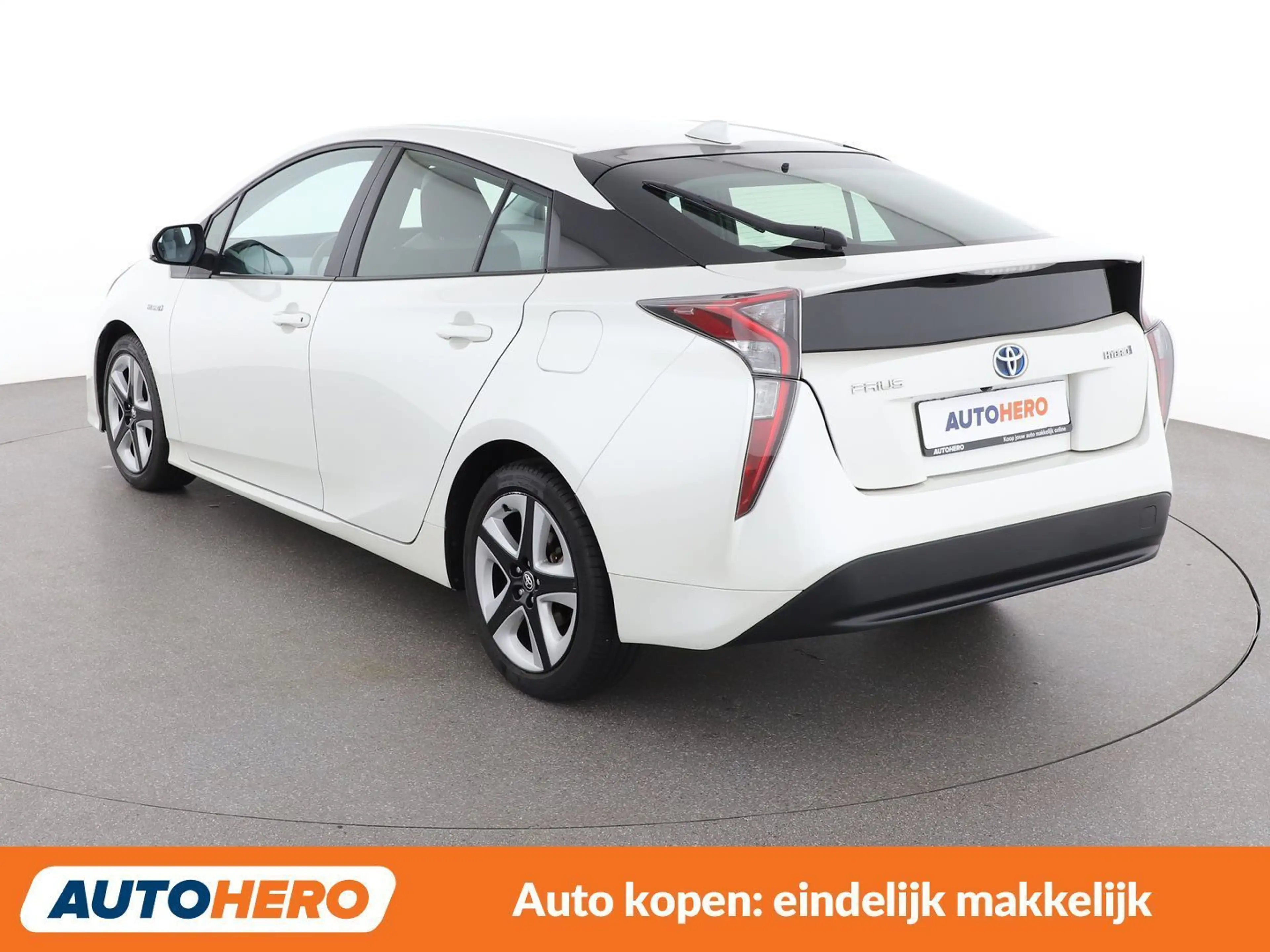 Toyota Prius 1.8 Lounge — photo 4