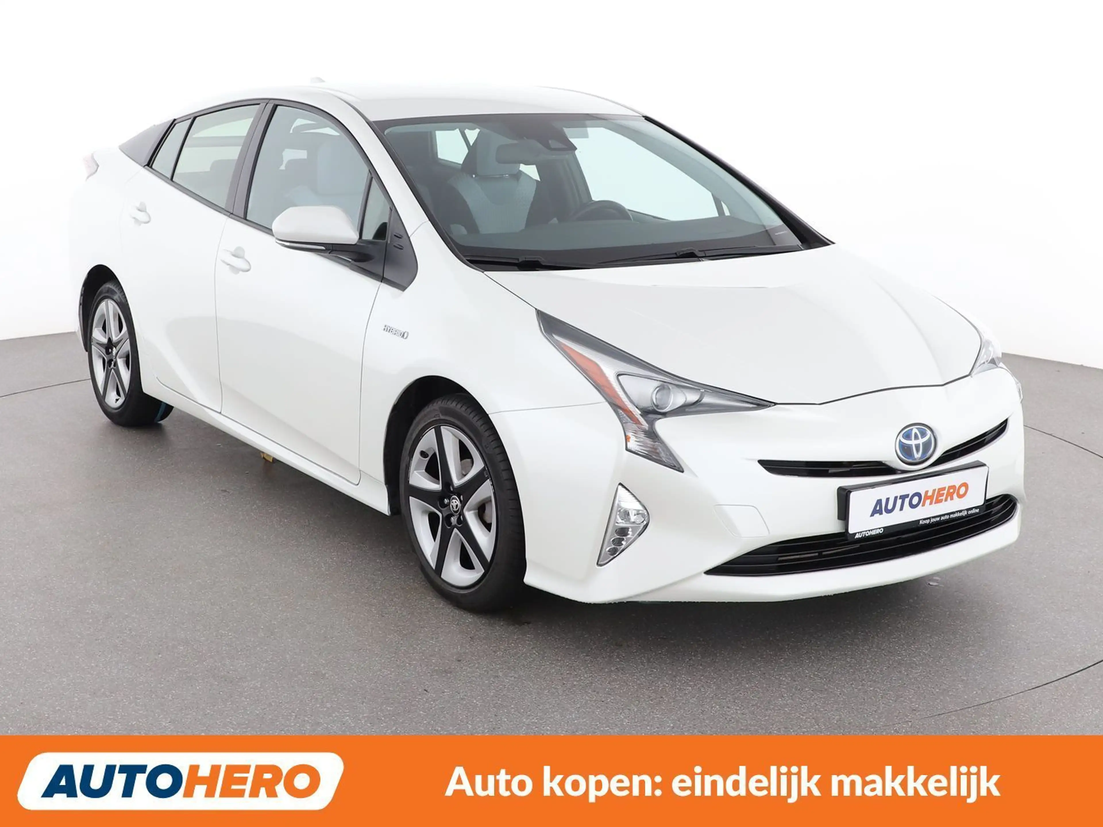 Toyota Prius 1.8 Lounge — photo 8