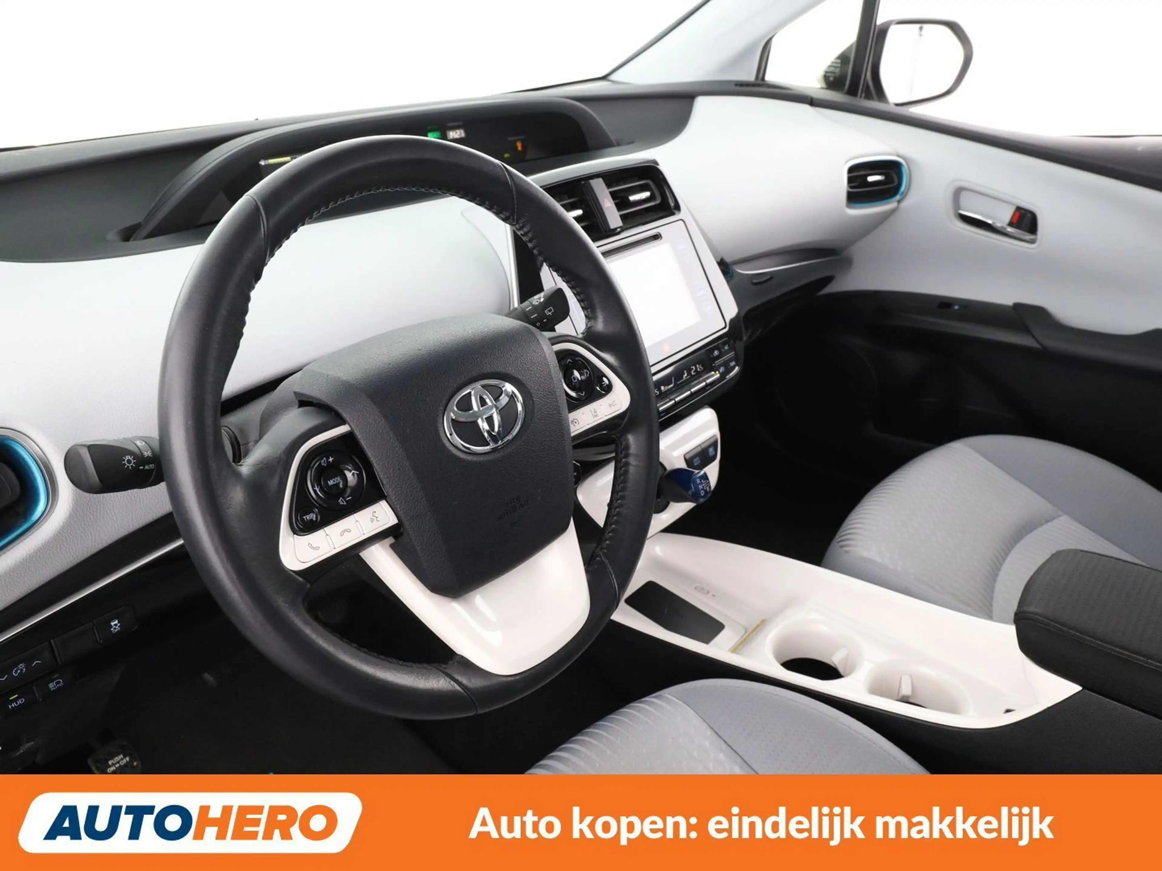 Toyota Prius 1.8 Lounge — photo 11