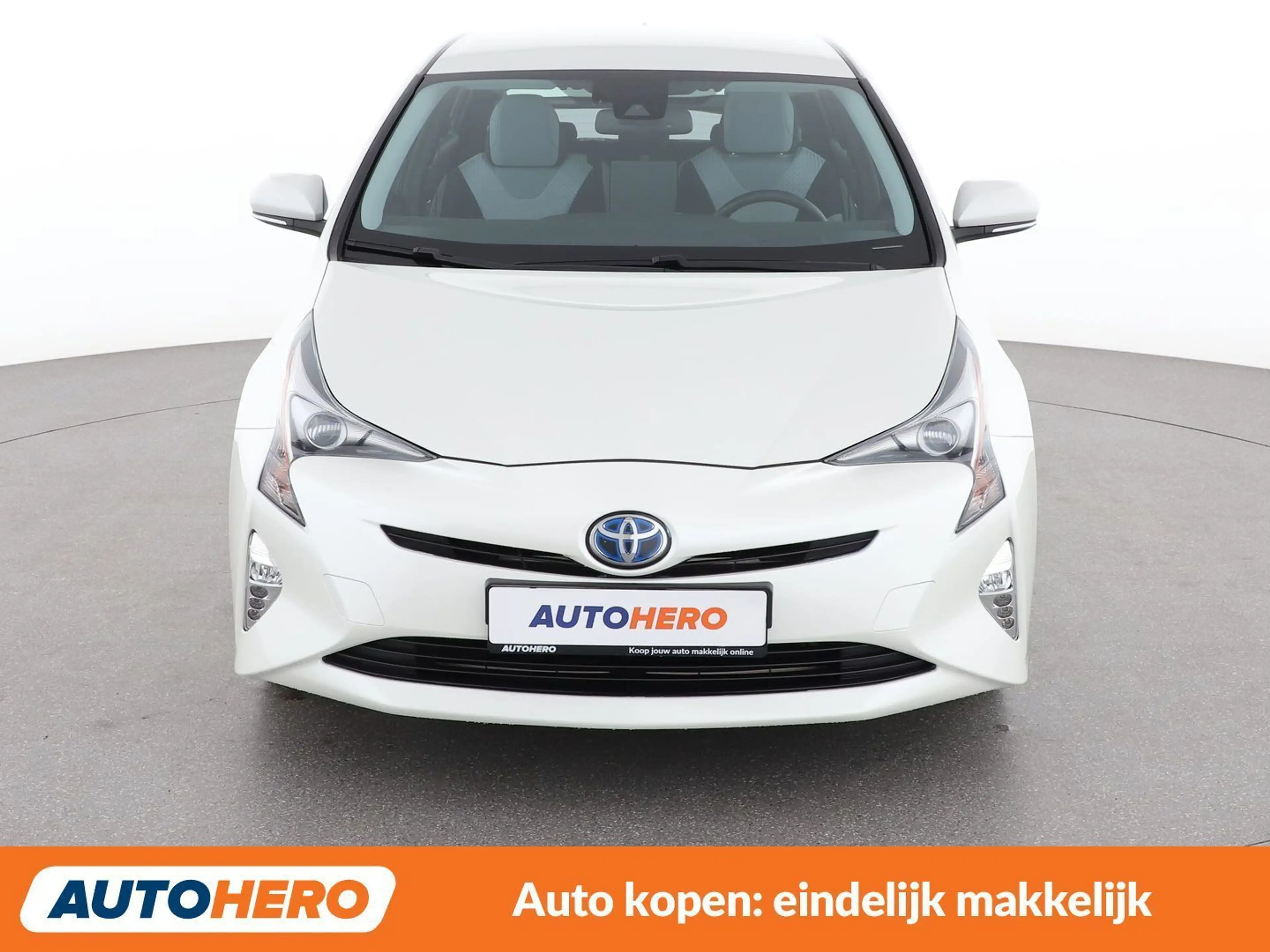 Toyota Prius 1.8 Lounge — photo 9