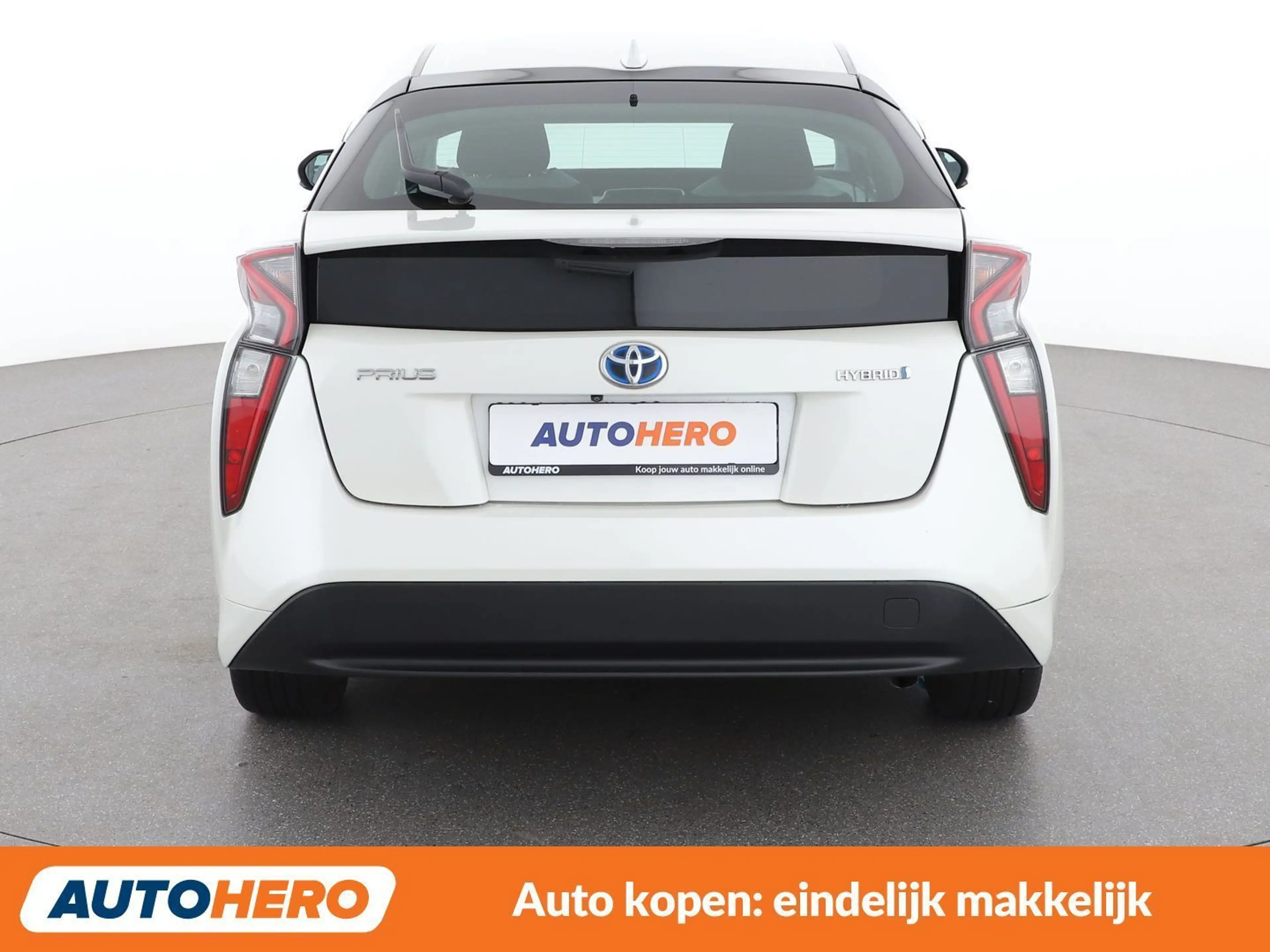 Toyota Prius 1.8 Lounge — photo 5