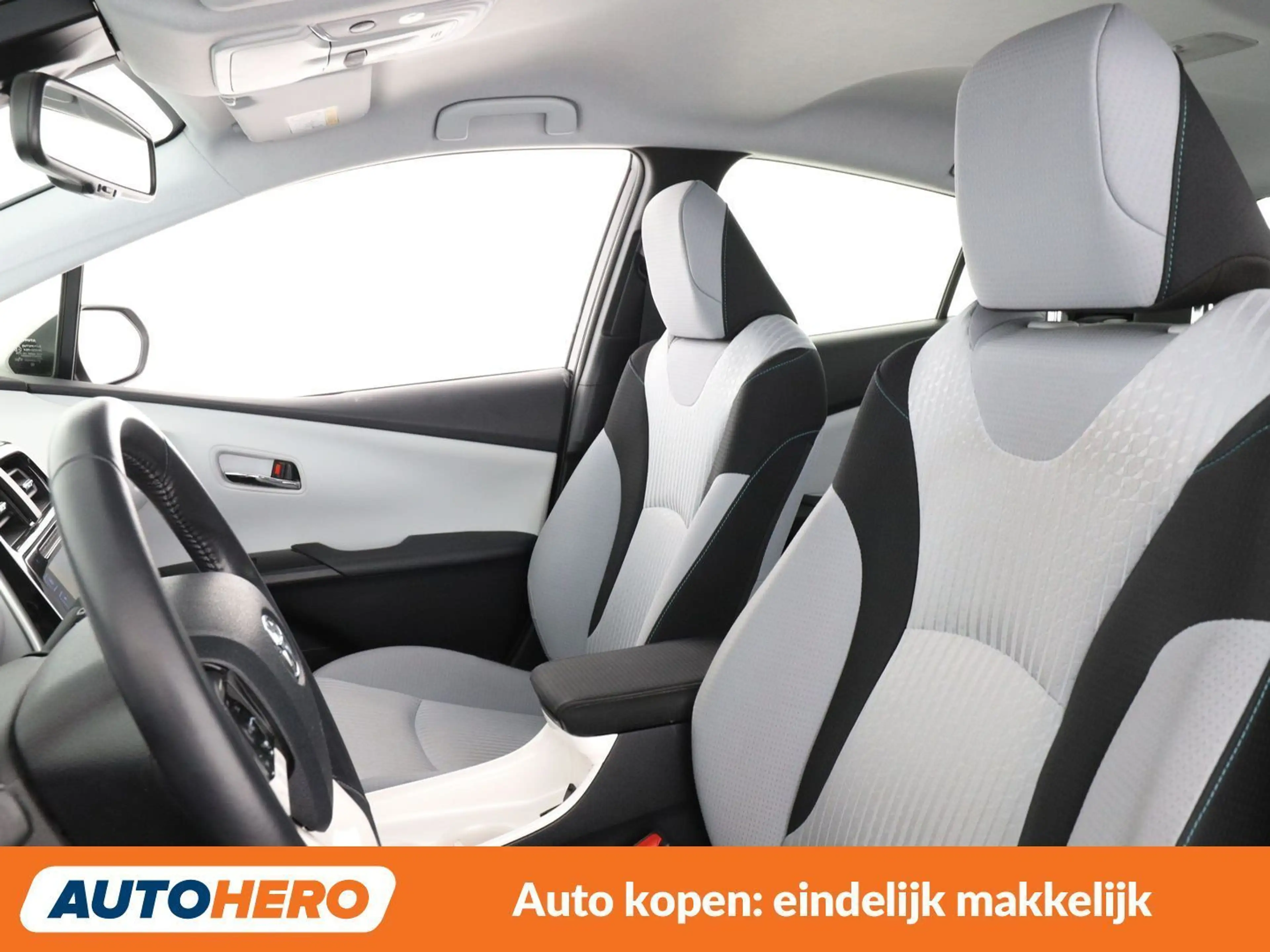 Toyota Prius 1.8 Lounge — photo 10