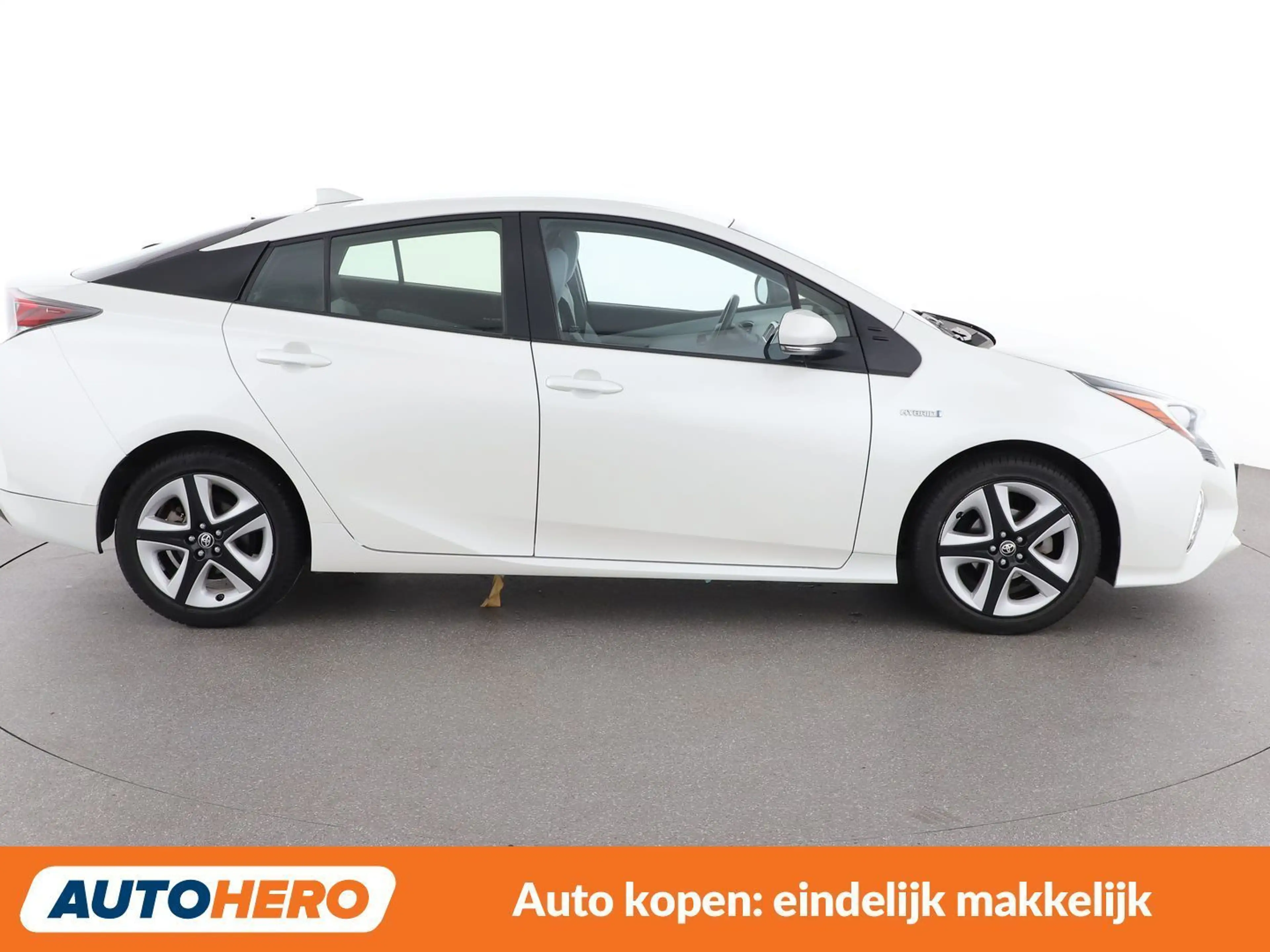 Toyota Prius 1.8 Lounge — photo 7