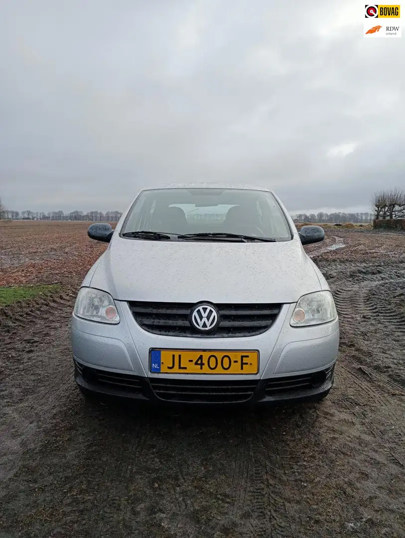 Volkswagen Fox 1.2 Trendline Gris - 1
