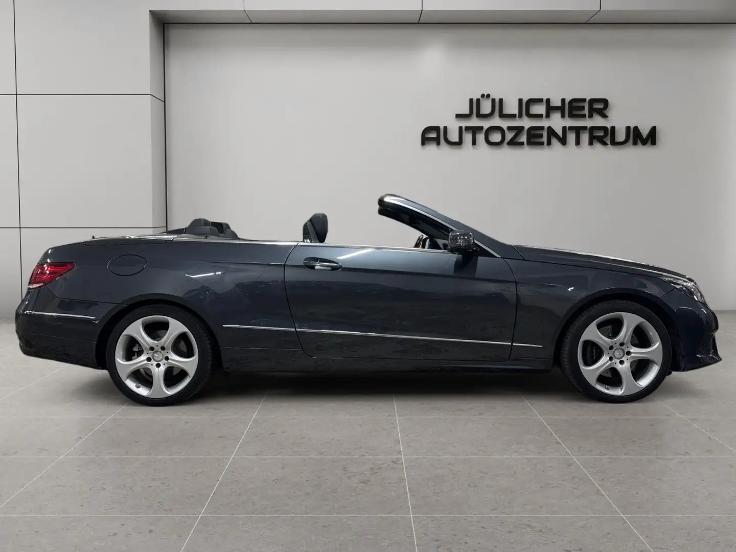 Mercedes-Benz E 320 Cabrio Aut., 1.Hand, Scheckheft Grau - 2