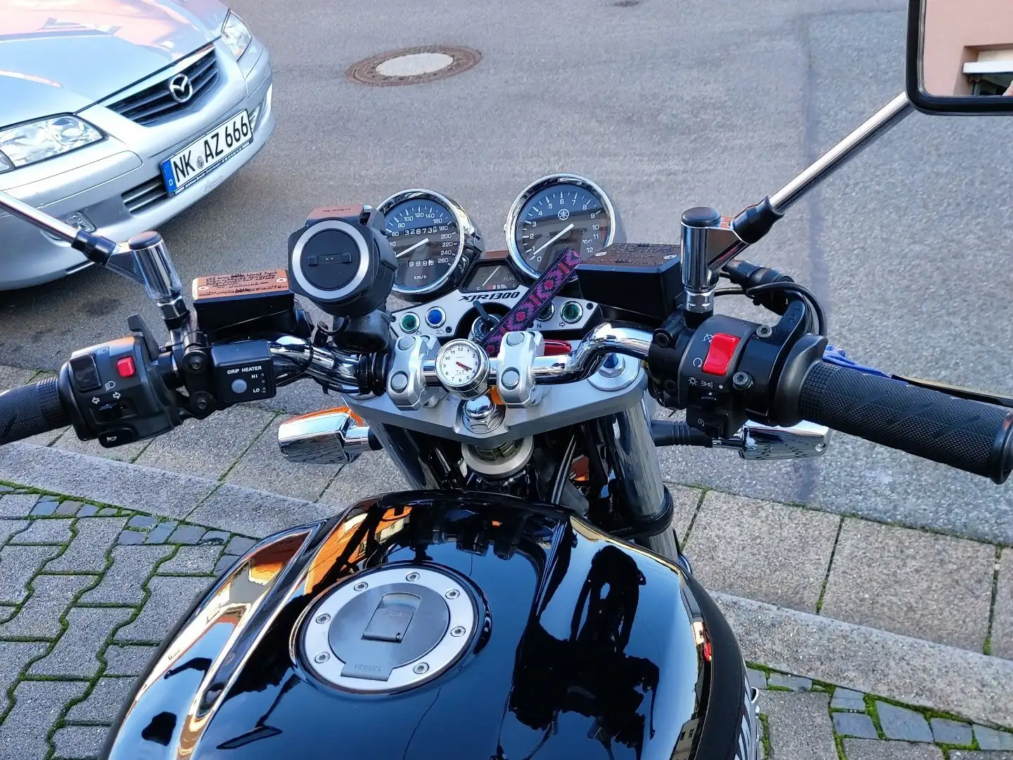 Yamaha XJR 1300 Negro - 2