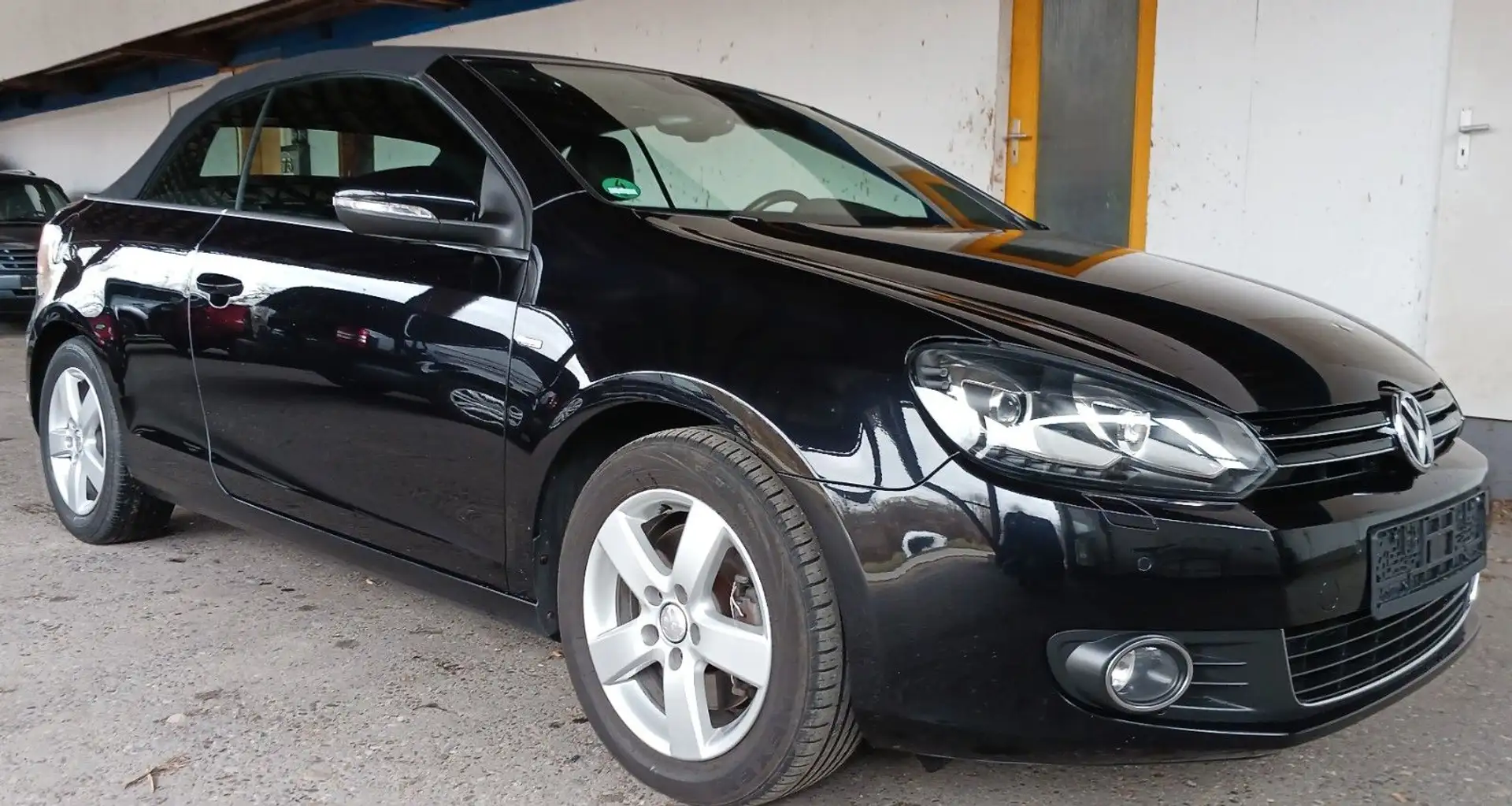 Volkswagen Golf VI Cabrio Cup 2.0 TDI 103 kW Leder,Xen.,Sta Чорний - 1