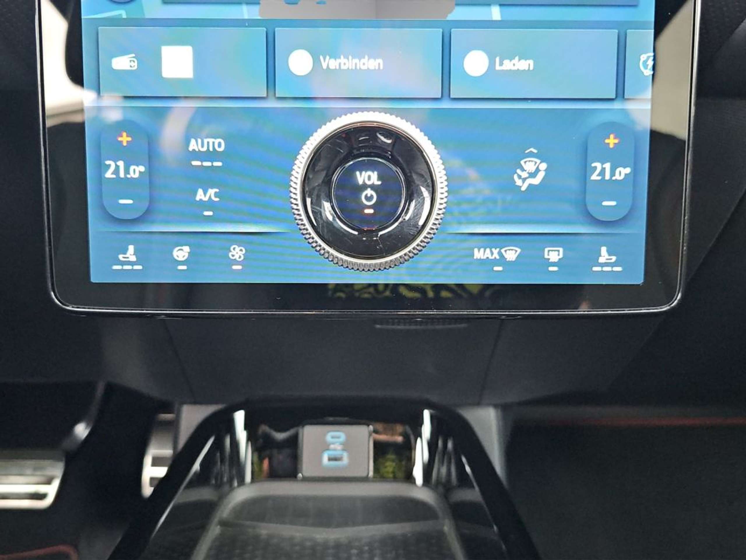 Fahrzeugabbildung Ford Mustang Mach-E PREMIUM 294 PS *AHK*B&O* - mit KI generiert/bearbeitet