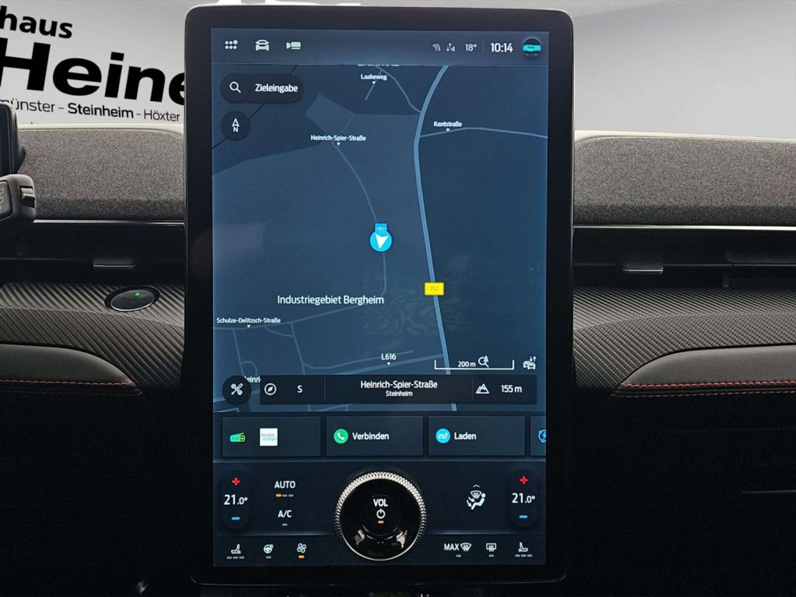 Fahrzeugabbildung Ford Mustang Mach-E PREMIUM 294 PS *AHK*B&O* - mit KI generiert/bearbeitet