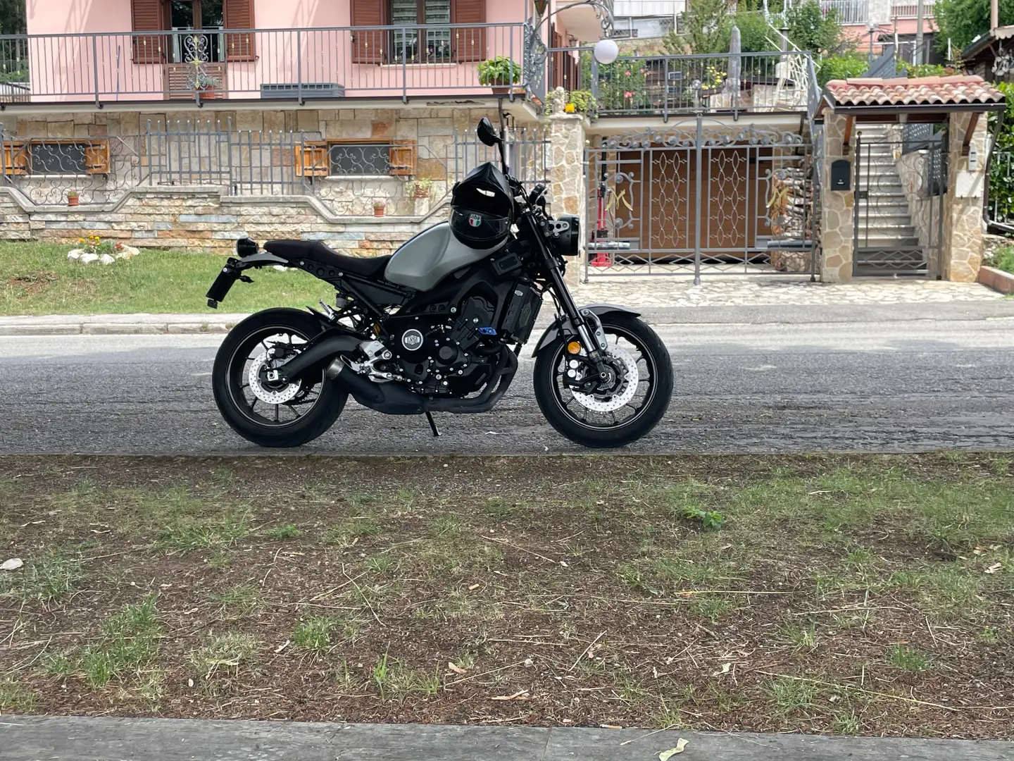 Yamaha XSR 900 Gri - 1