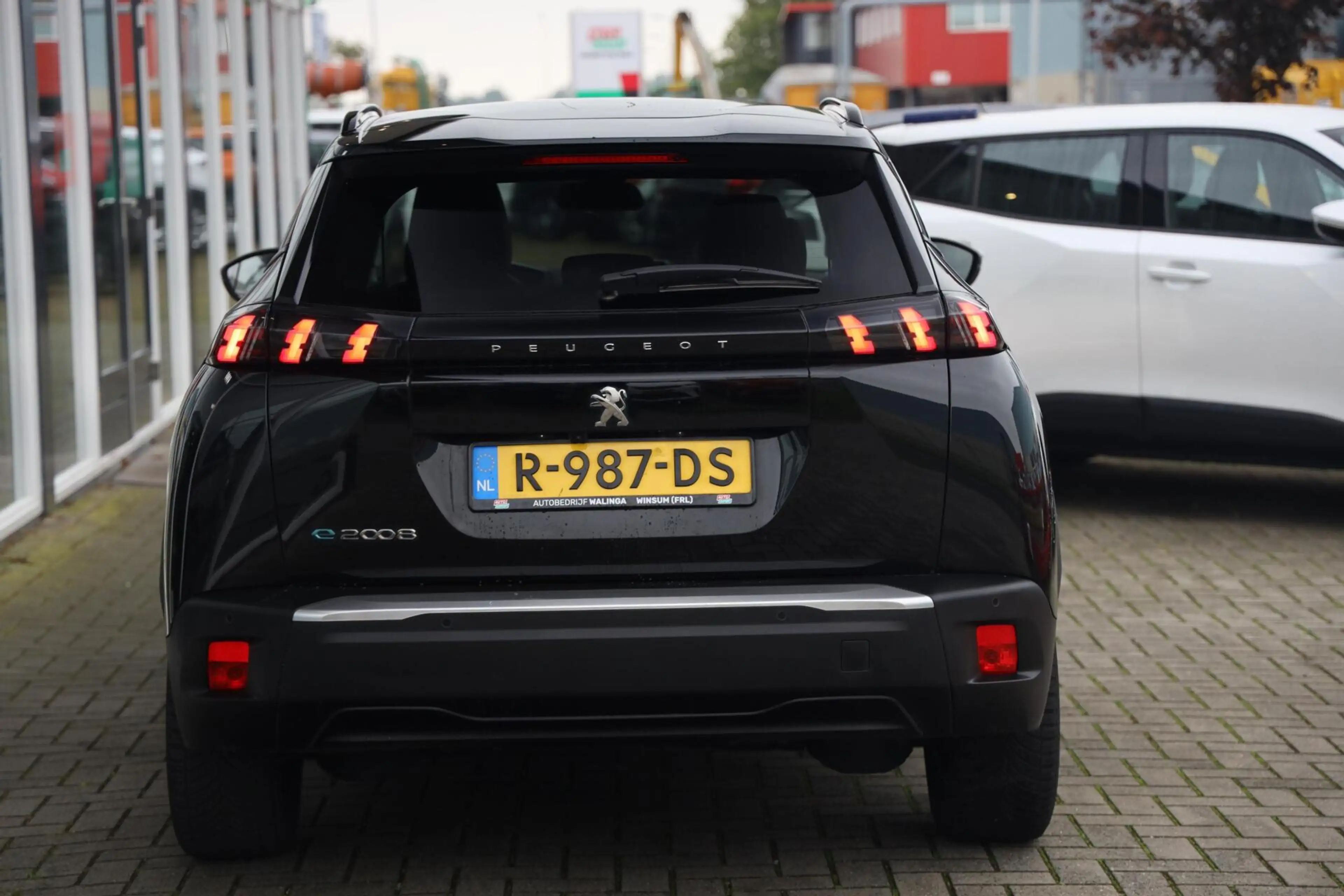 Peugeot e-2008 EV Allure Pack 50 kWh|3-Fase|Camera|Carplay|Clima| — photo 9