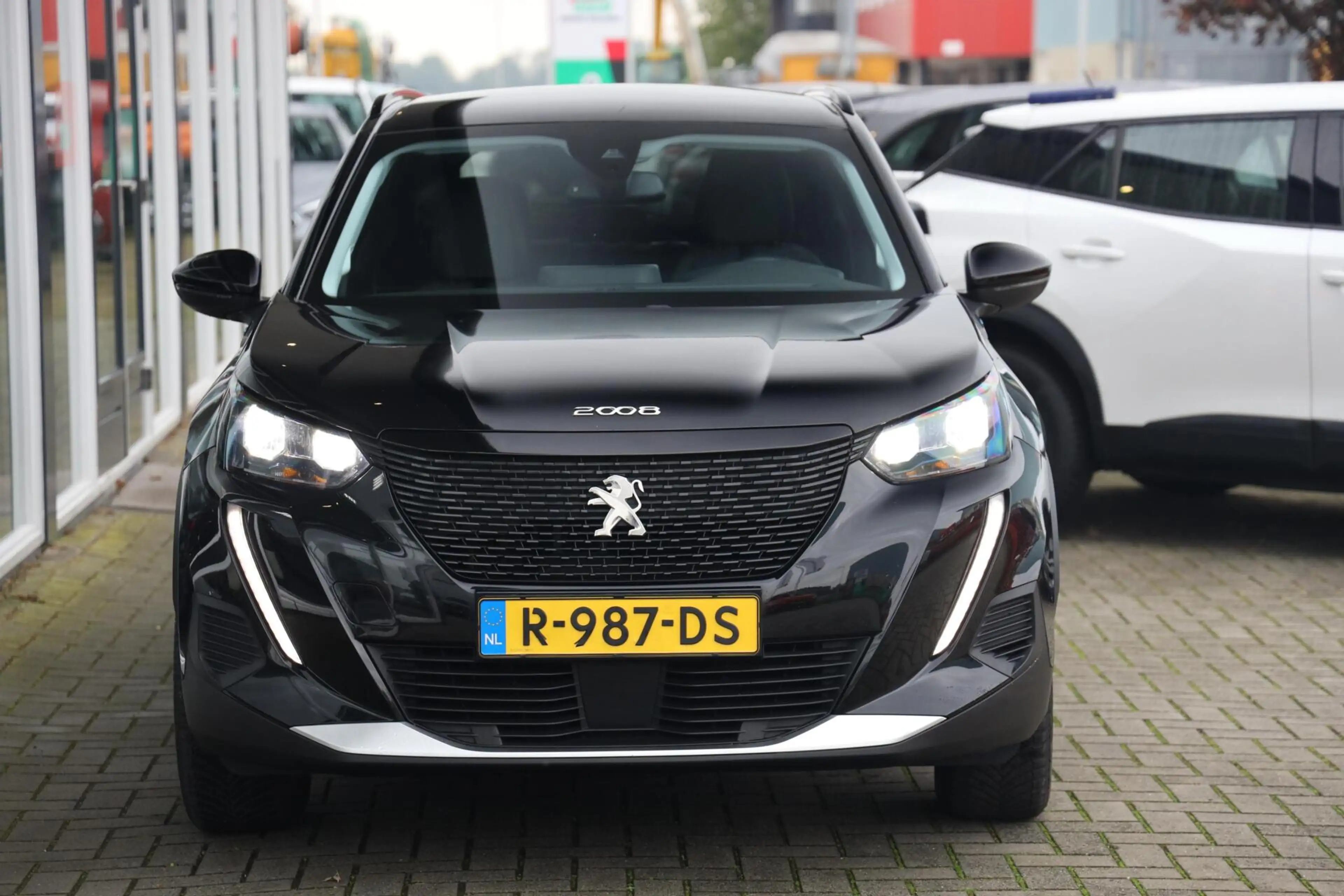 Peugeot e-2008 EV Allure Pack 50 kWh|3-Fase|Camera|Carplay|Clima| — photo 5