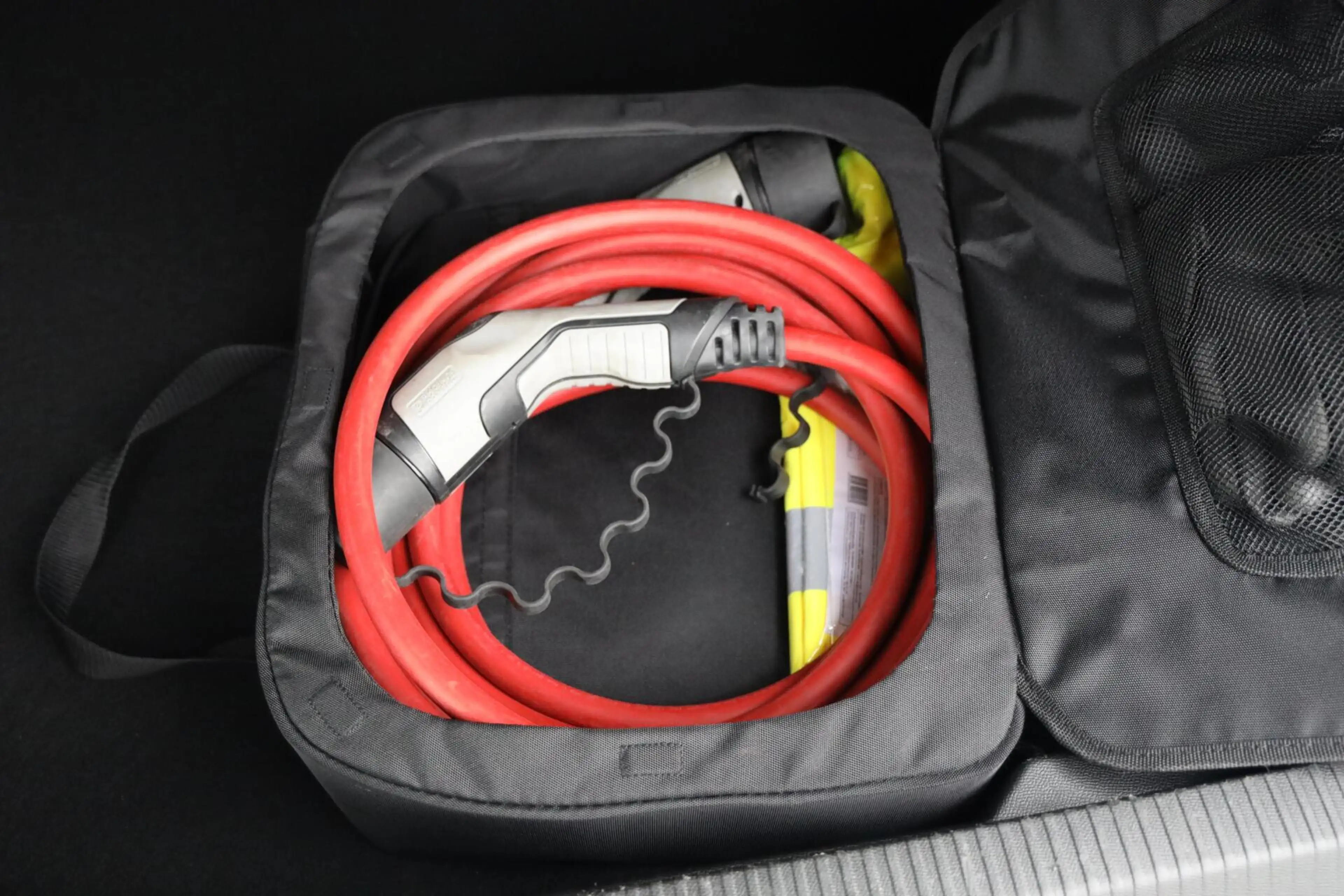 Peugeot e-2008 EV Allure Pack 50 kWh|3-Fase|Camera|Carplay|Clima| — photo 14