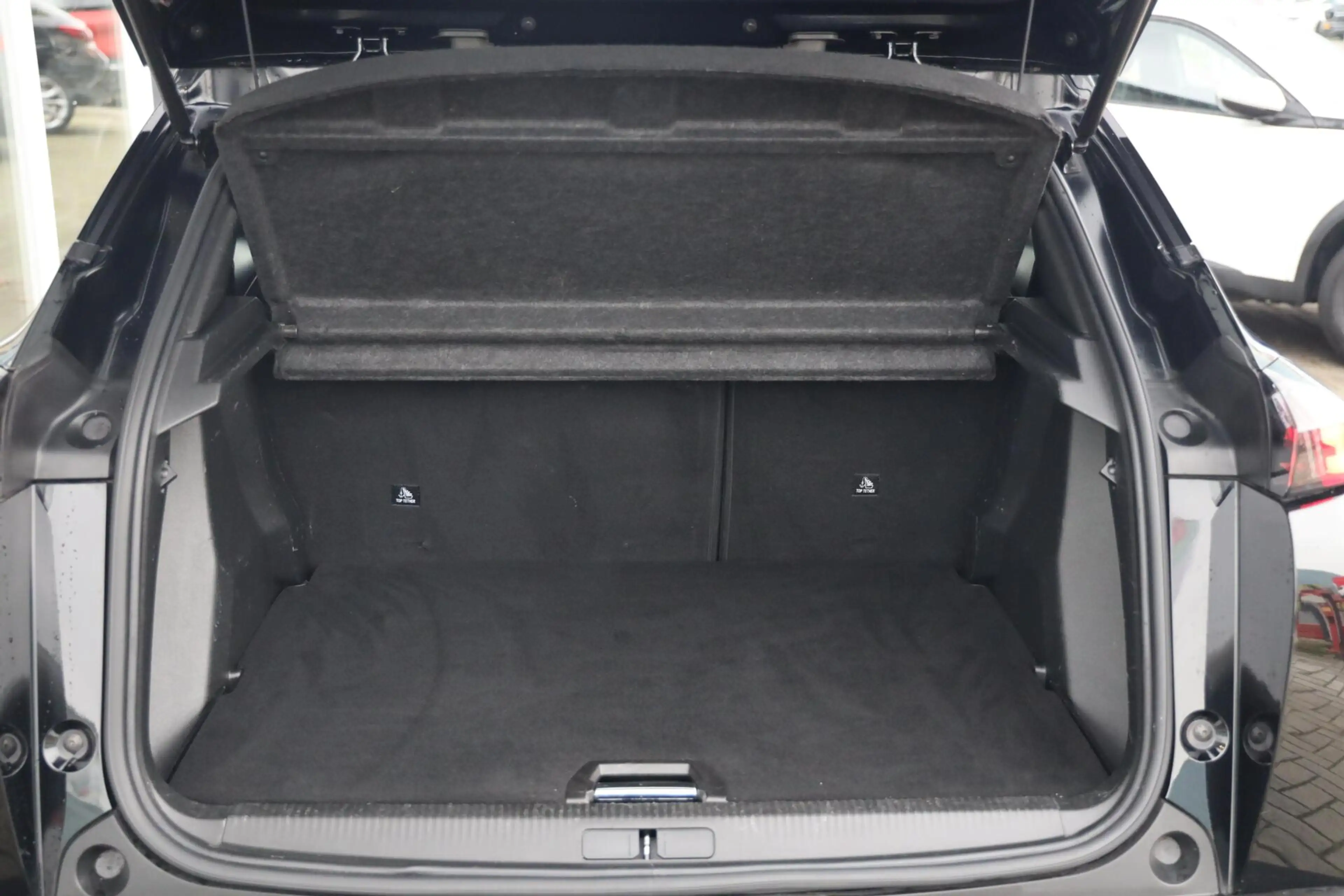 Peugeot e-2008 EV Allure Pack 50 kWh|3-Fase|Camera|Carplay|Clima| — photo 8