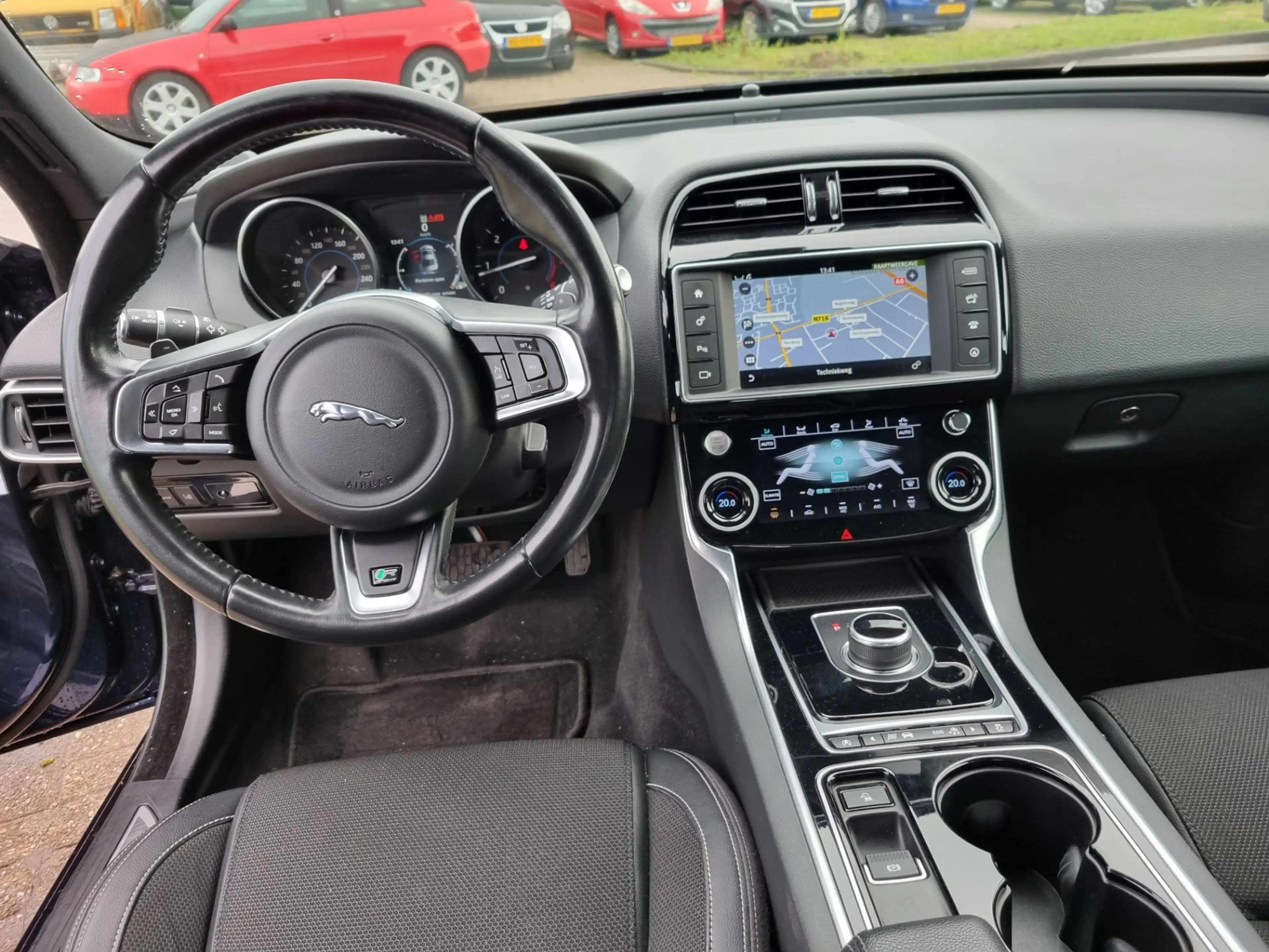 Jaguar XE 2.0 D R-Sport automaat achteruitcamera! Xenon! — photo 7
