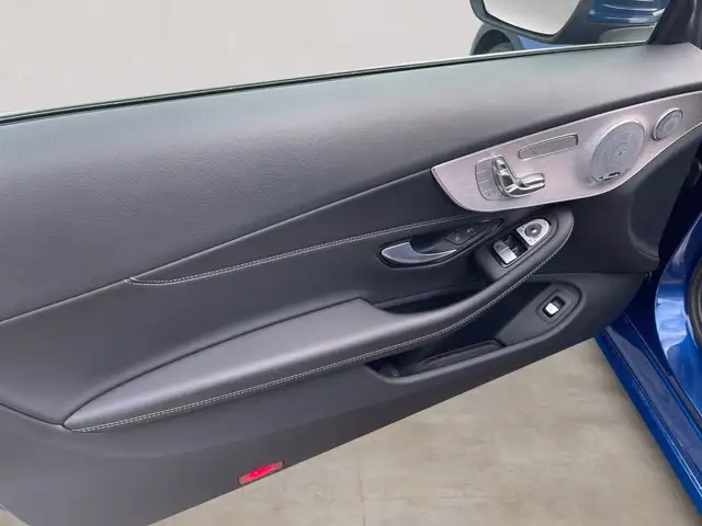 Mercedes-Benz C-Class view 7