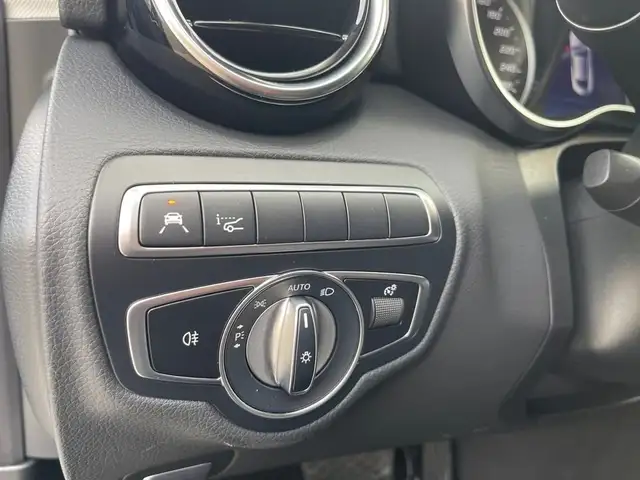 Mercedes-Benz C-Class view 9