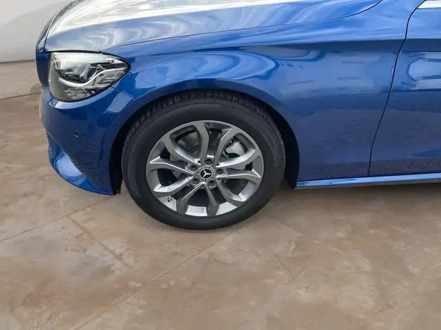 Mercedes-Benz C-Class view 17