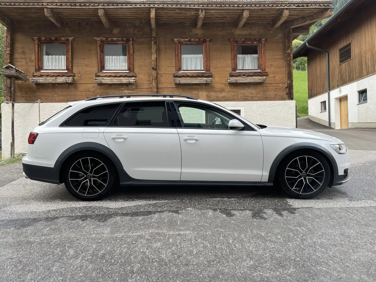 Audi A6 allroad 3,0 TDI quattro S-tronic - 1