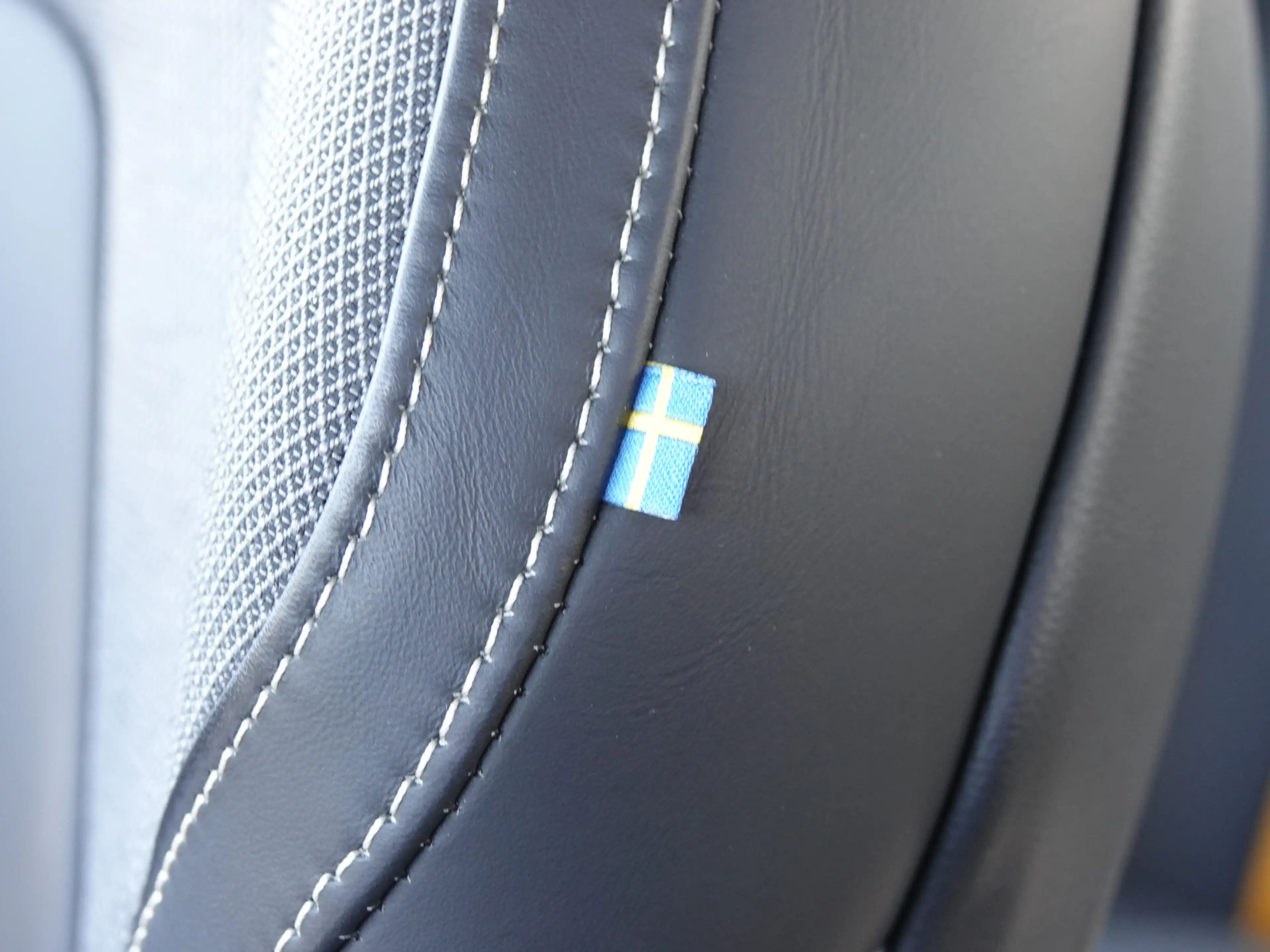 Volvo S60 2.0 T8 AWD Polestar Engineered BOWERS & WILKINS | — photo 38