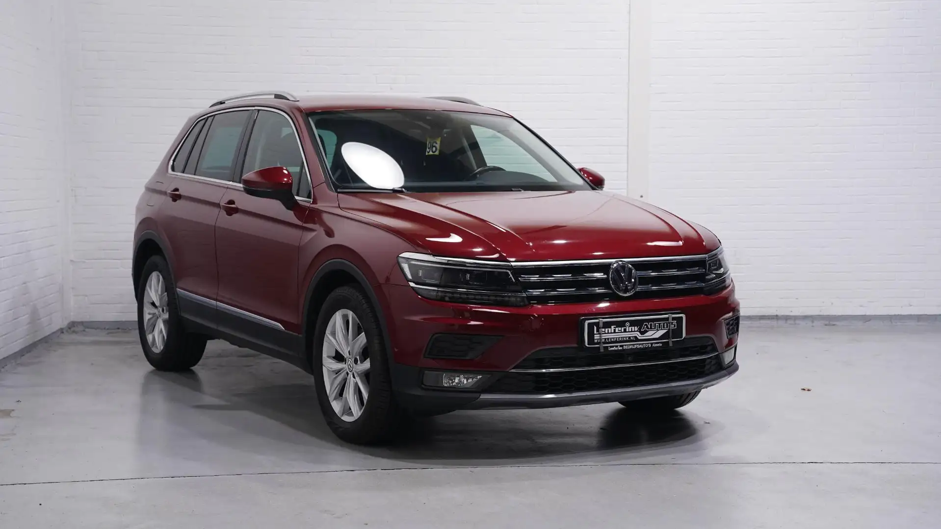 Volkswagen Tiguan 2.0 TDI 150 pk DSG Aut. GRIJS KENTEKEN Navi 360 Ca Rood - 2