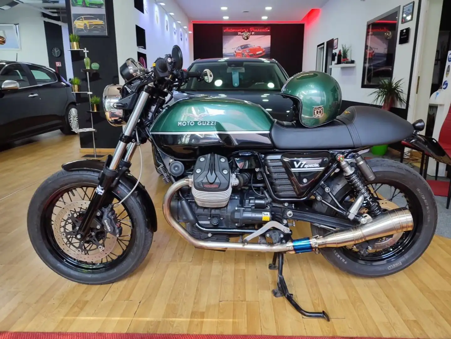 Moto Guzzi V 7 Special Зелений - 1