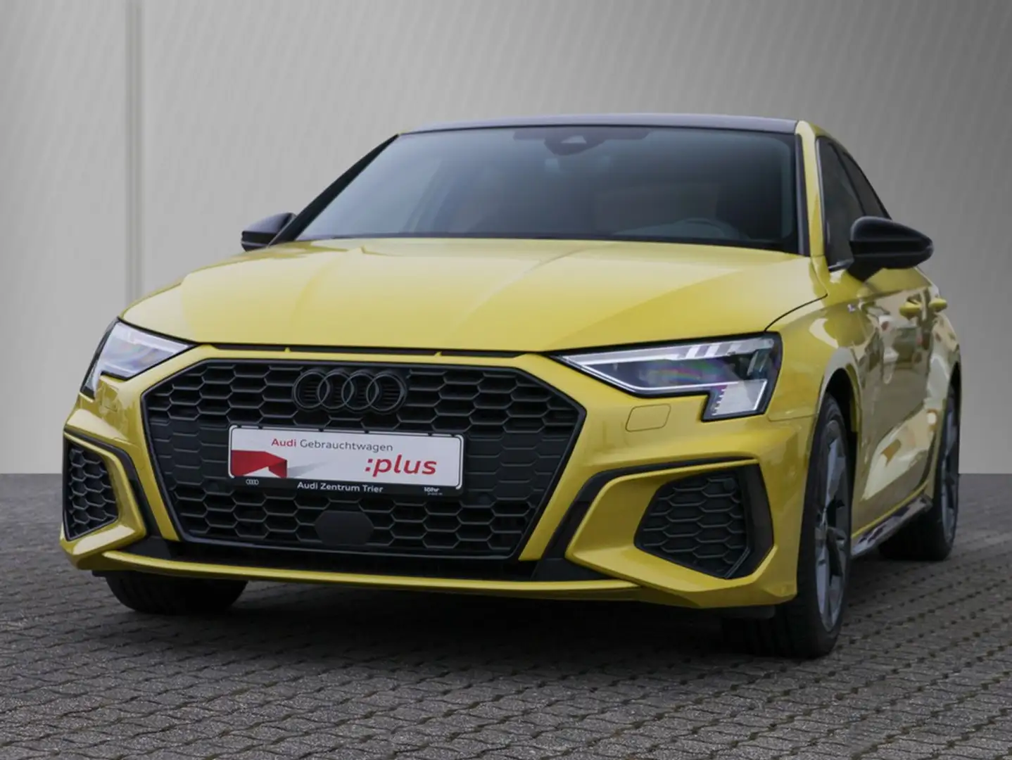 Audi A3 Sportback 35 TFSI S line Gelb - 2