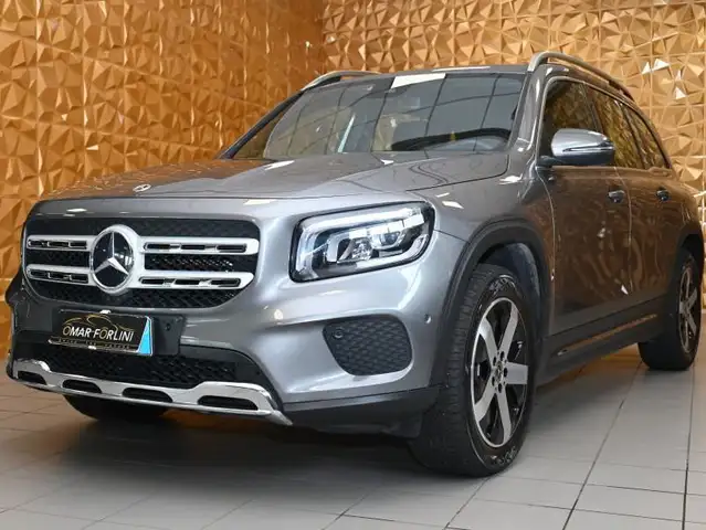 Mercedes-Benz GLB 180 d AUTO SPORT NAVI CAM 18"CRUISE LED CARPLAY FULL!!