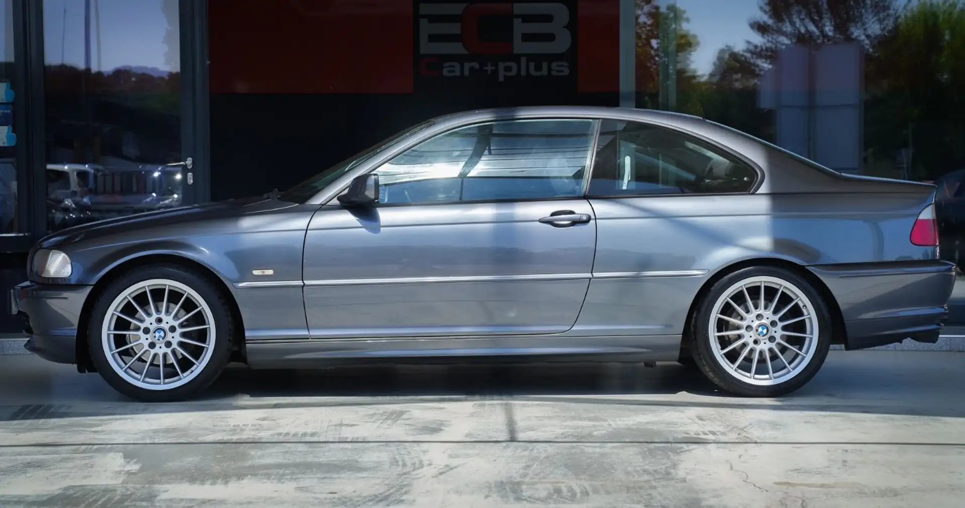 BMW 318 Ci *Klima./PDC/TÜV26* Grau - 2