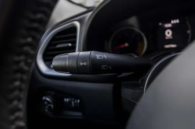 Jeep Renegade view 30