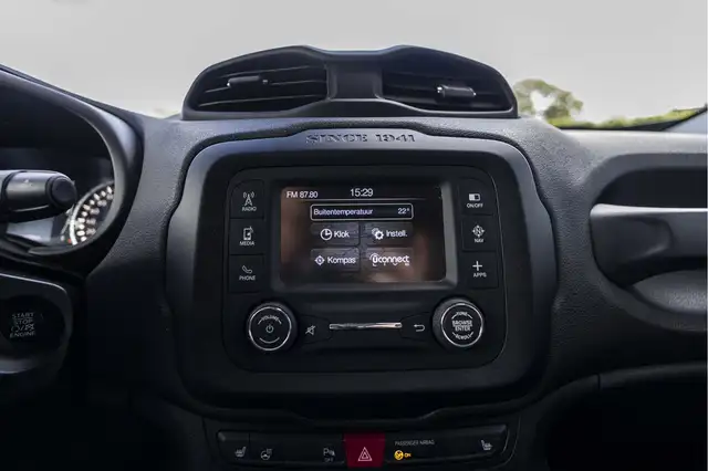Jeep Renegade view 23