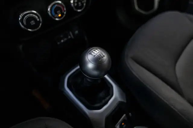 Jeep Renegade view 21