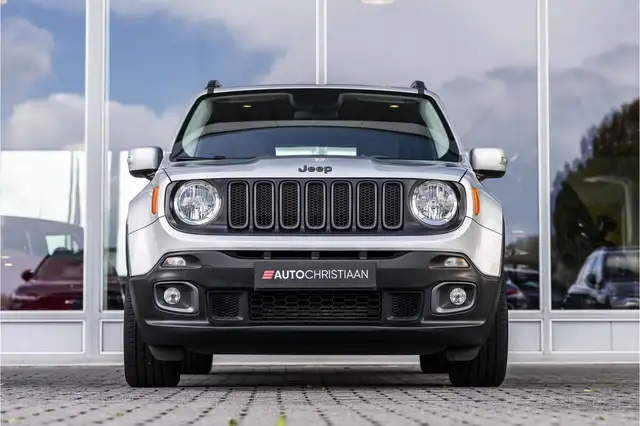 Jeep Renegade view 3